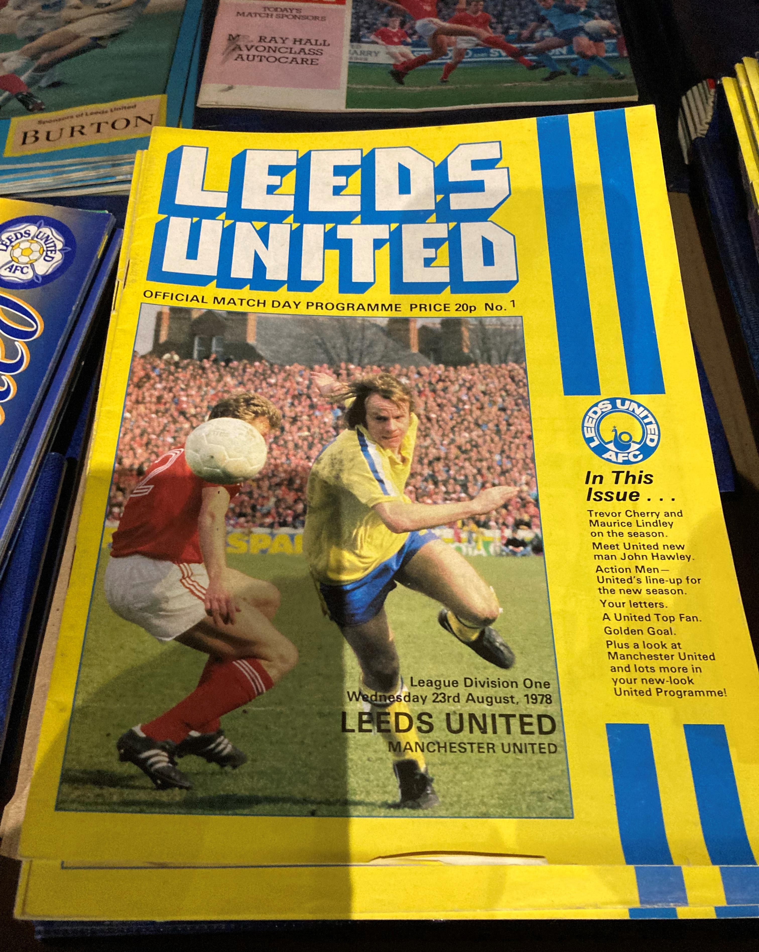 Contents to tray - a large quantity of Leeds United home and away programmes including 25 home - Image 6 of 10