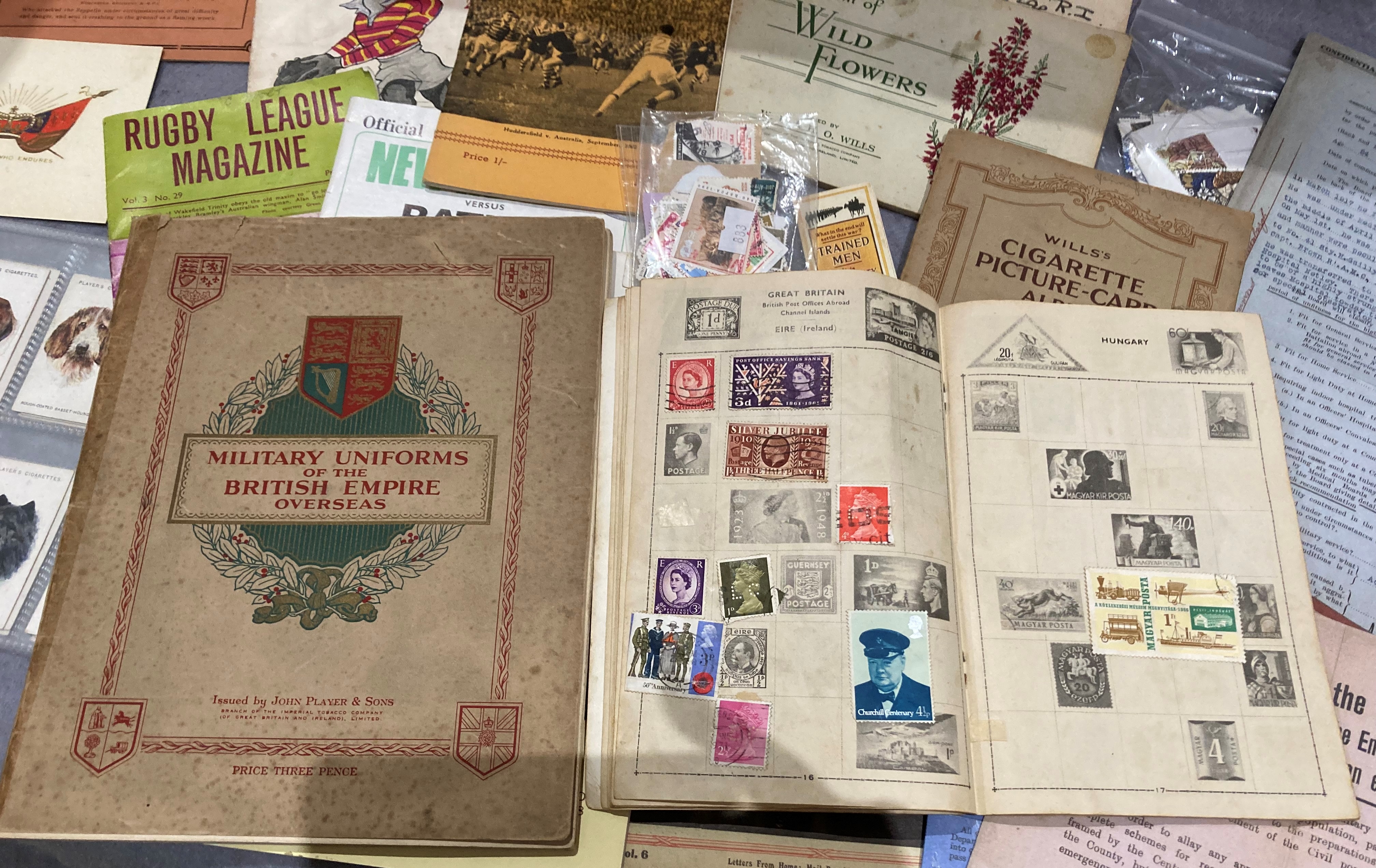 Contents to tray - a collection of interesting ephemera including small Thunderjet stamp album and - Image 4 of 5