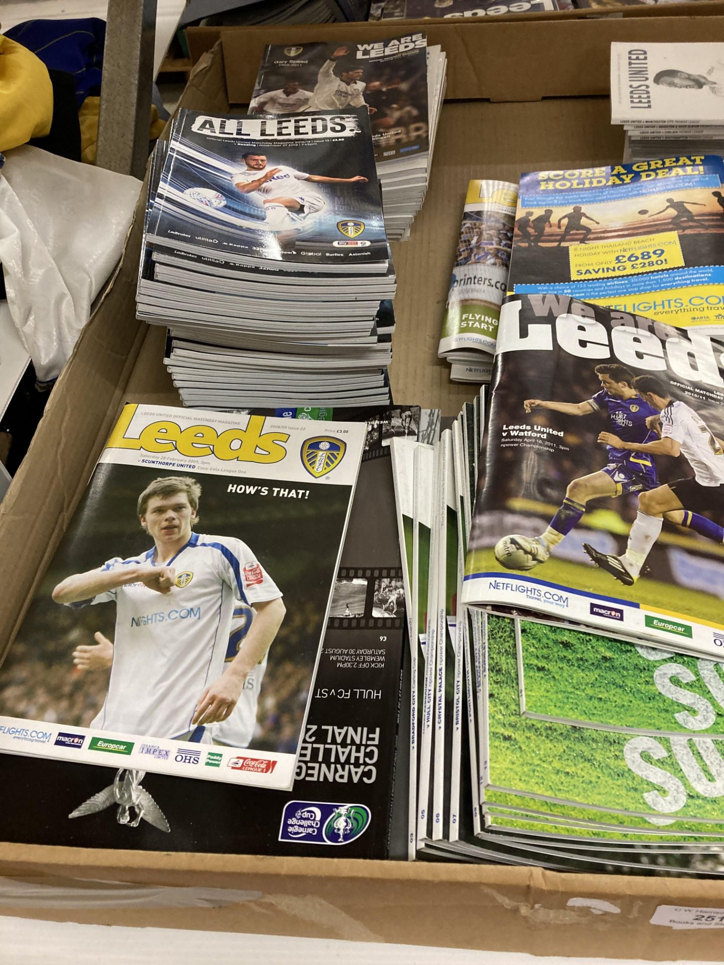 Contents to tray - a large quantity of mainly Leeds United home programmes, - Image 2 of 3
