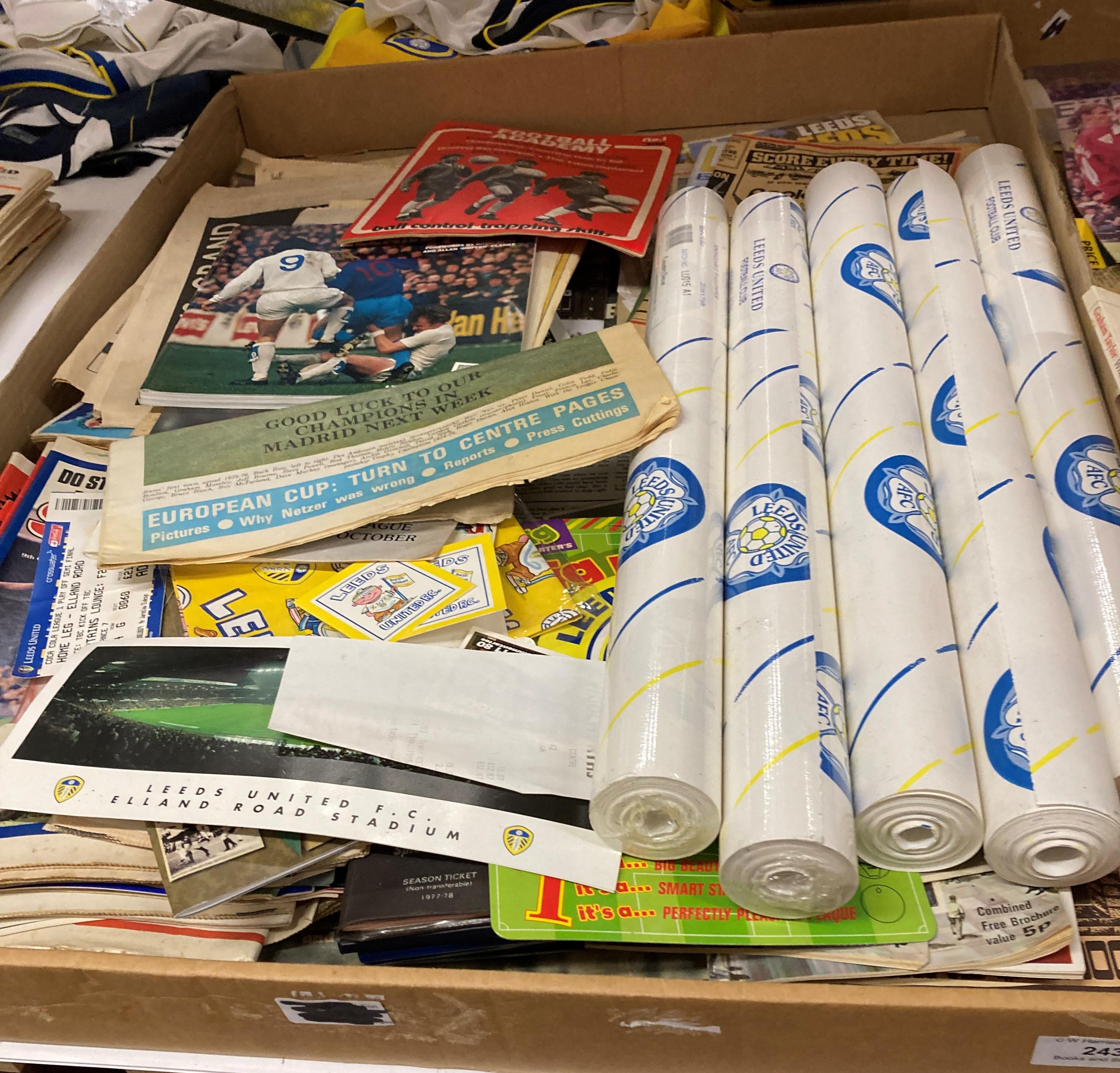 Contents to two trays - a large quantity of ephemera mainly Leeds United and English Football - Image 2 of 3