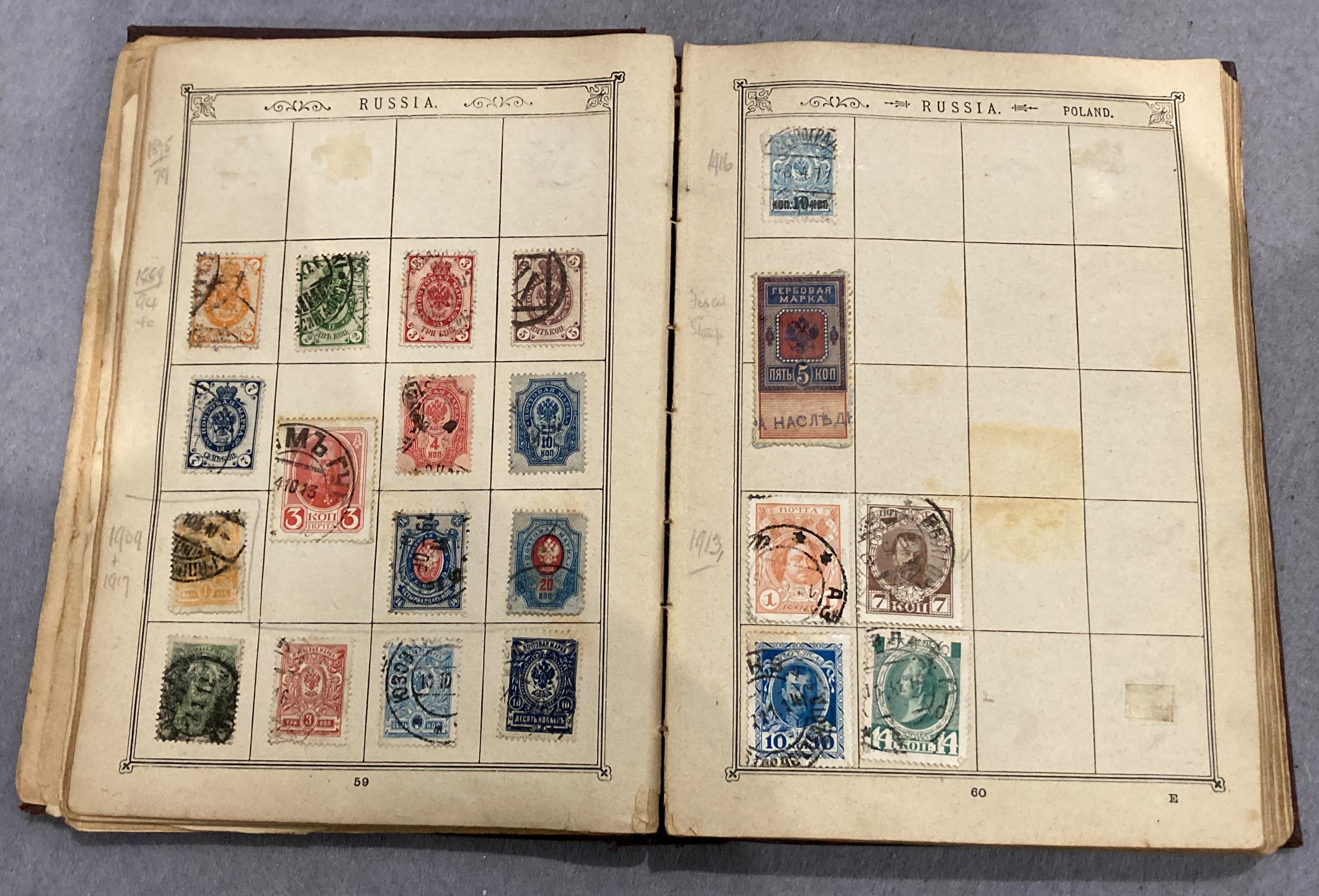 Contents to tray - a small Lincoln and a Rapid stamp album and contents, World stamps, - Image 3 of 11