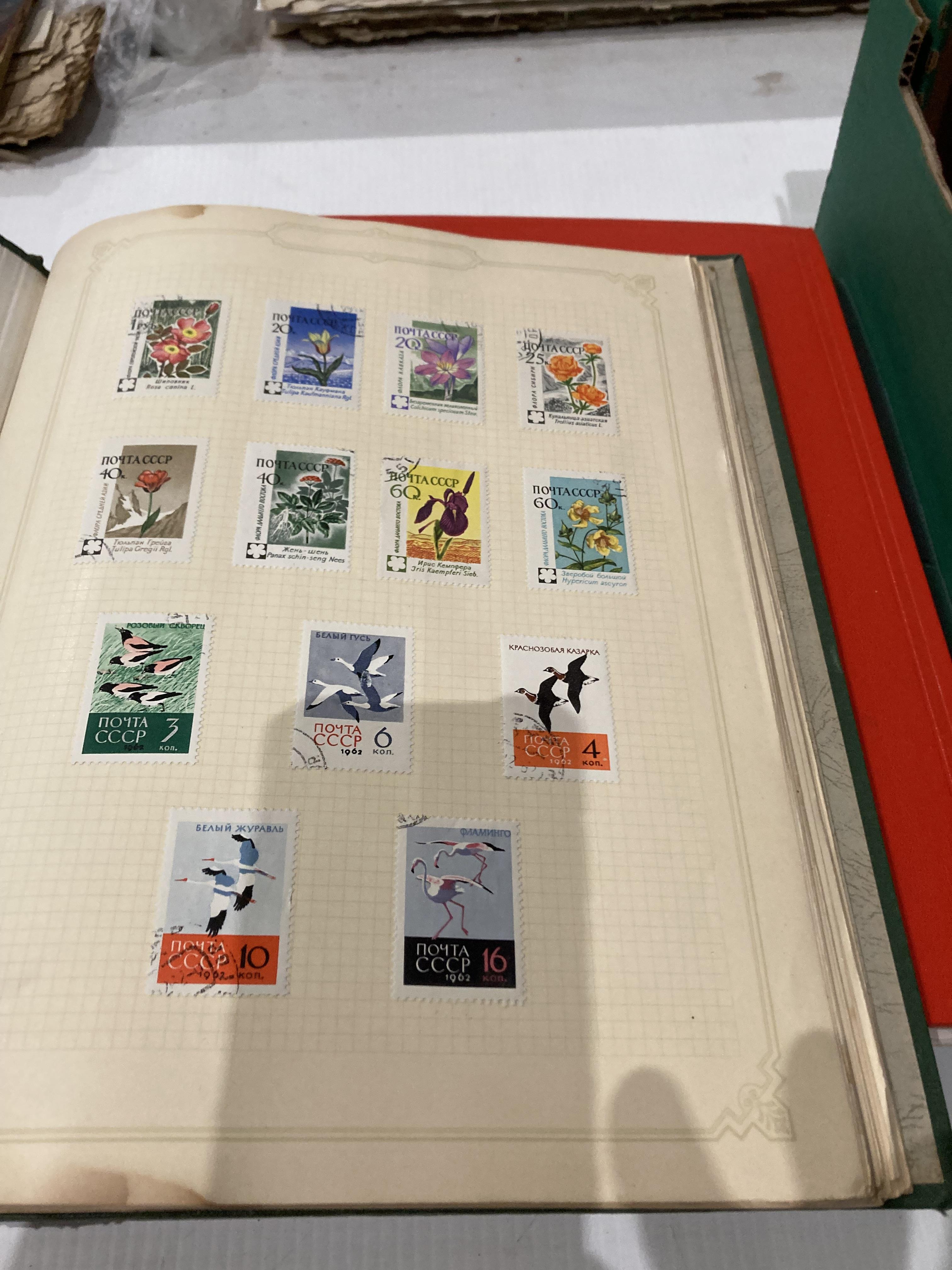 Contents to box - eleven stamp albums and contents containing GB and world stamps mainly 20th - Image 6 of 7