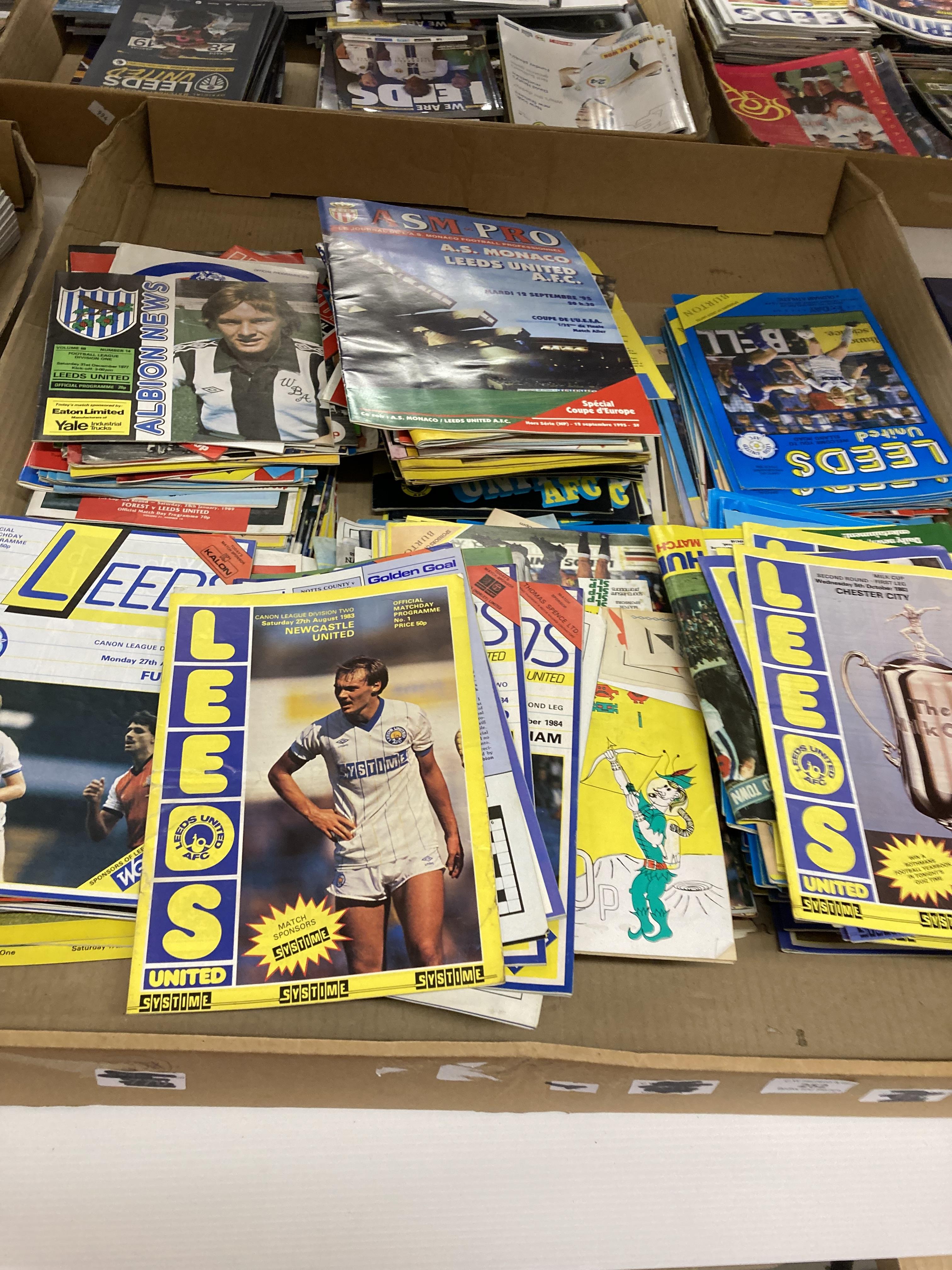 Contents to tray - a large quantity of mainly Leeds United home and away programmes from the