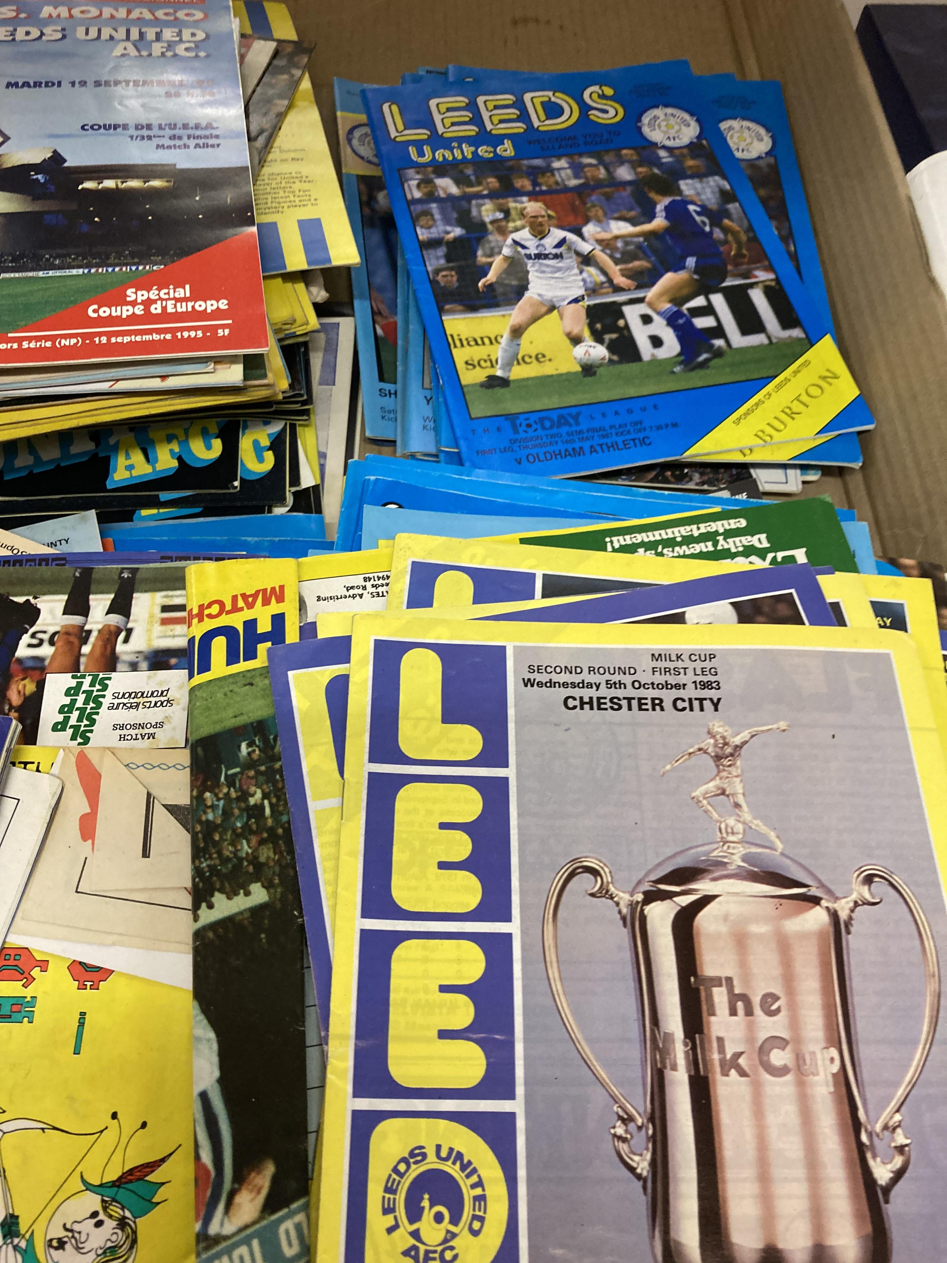 Contents to tray - a large quantity of mainly Leeds United home and away programmes from the - Image 5 of 5