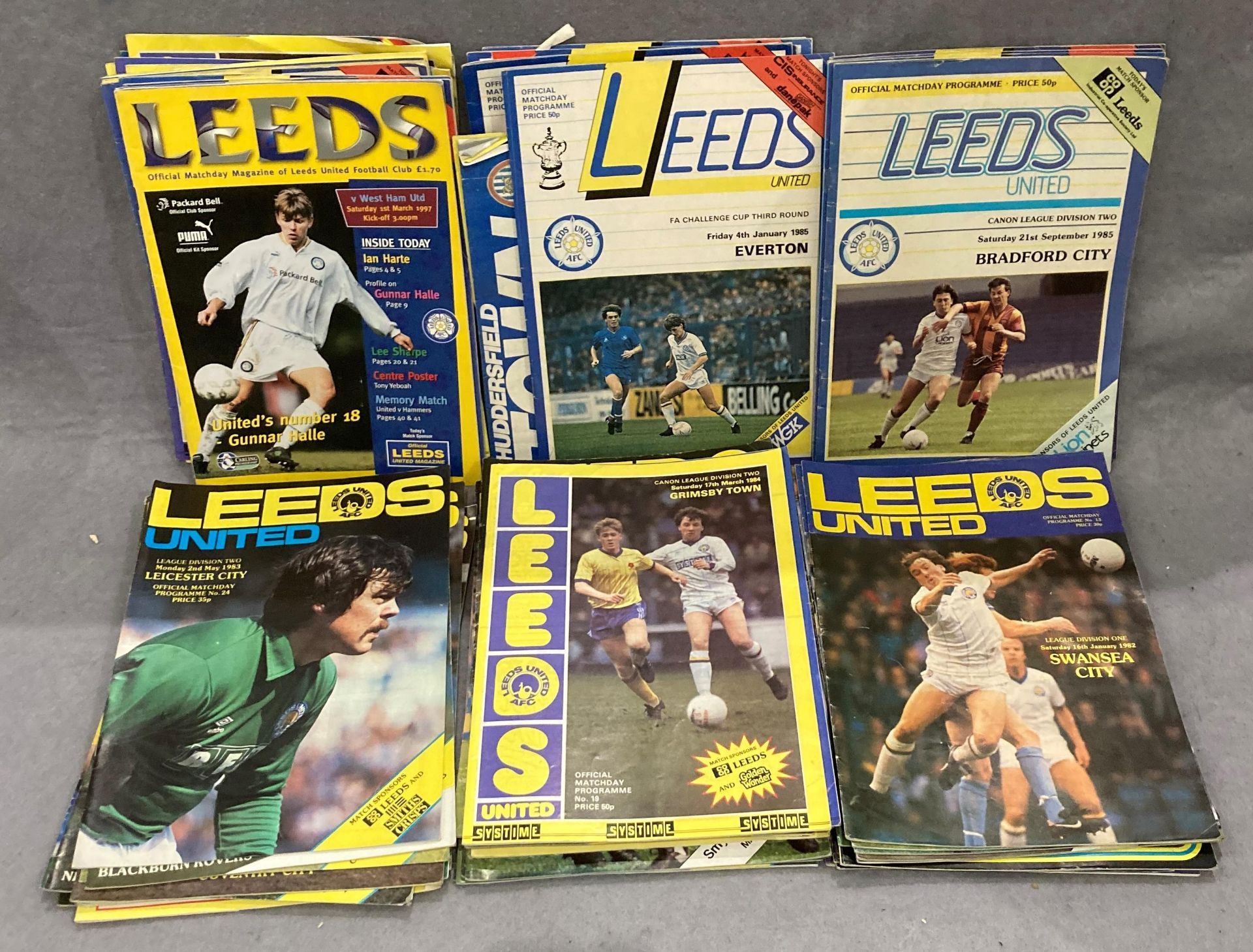 Contents to tray - approximately 75 Leeds United mainly home programmes circa 1981-1986 - Image 2 of 2