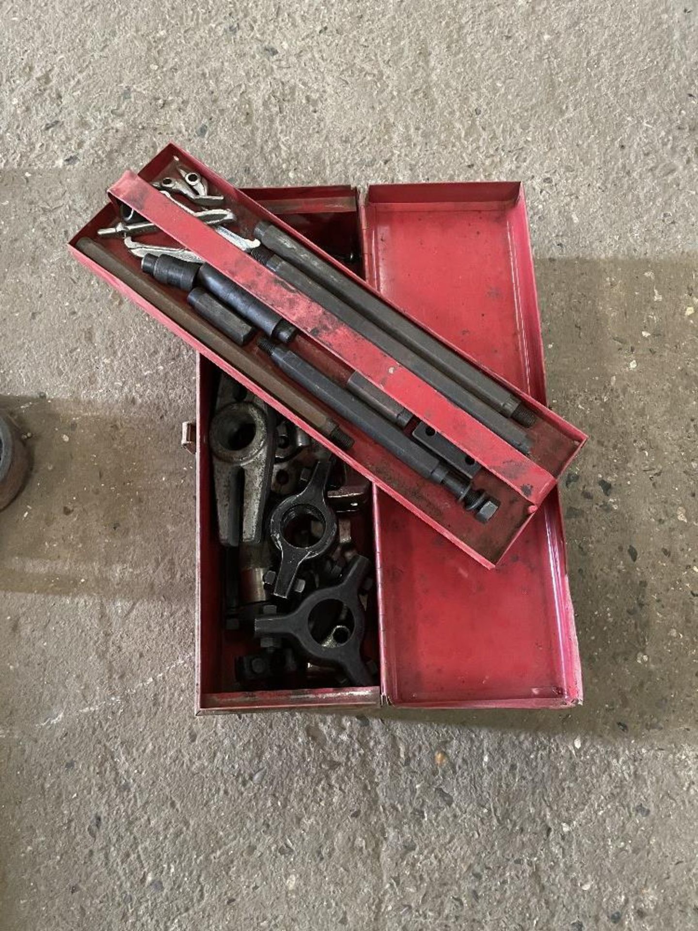 SP Tools Tool box with pullers