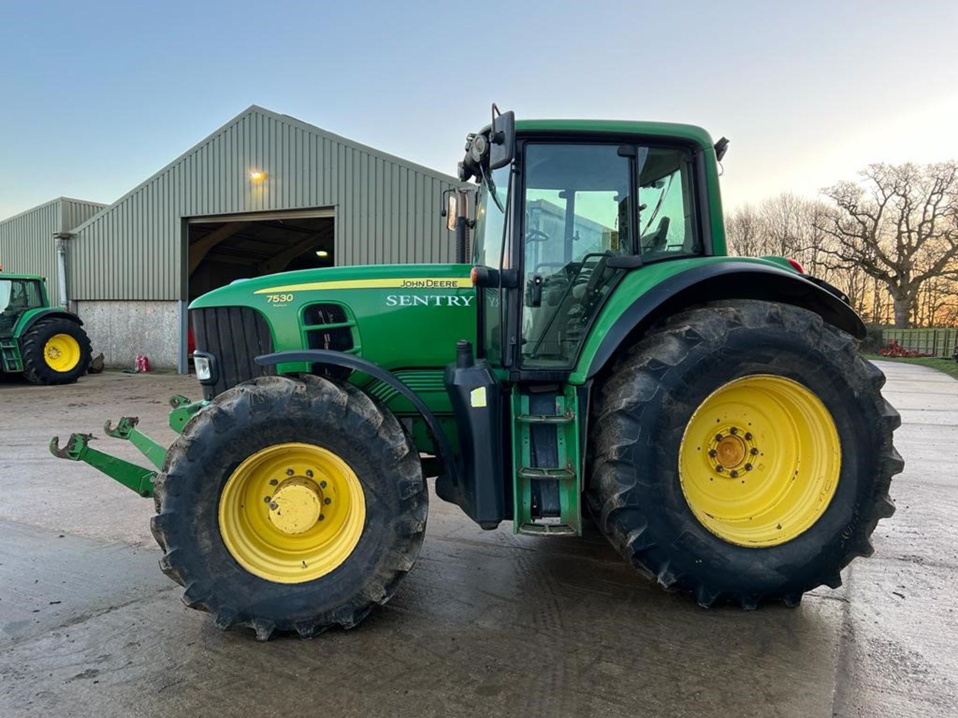 2009 John Deere 7530 Premium 4wd Tractor, approx. 9569 Hours, Reg No. - Image 3 of 9