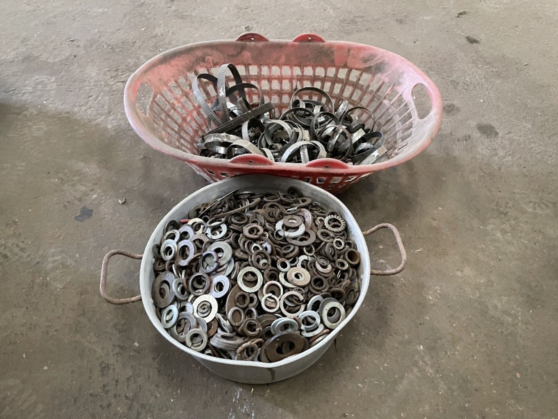 Bucket of Washers and Jubilee Clips - Image 4 of 4