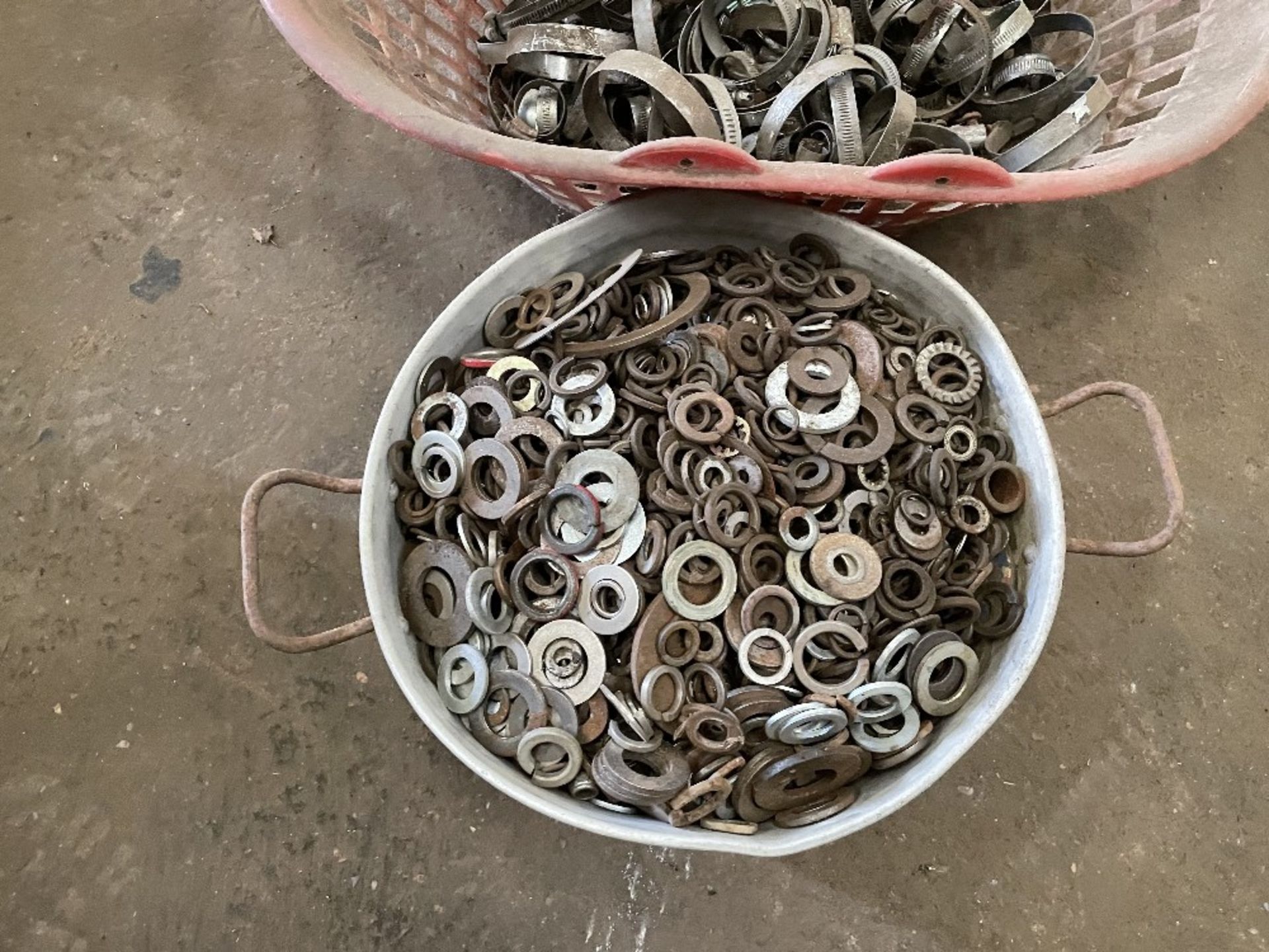 Bucket of Washers and Jubilee Clips - Image 2 of 4