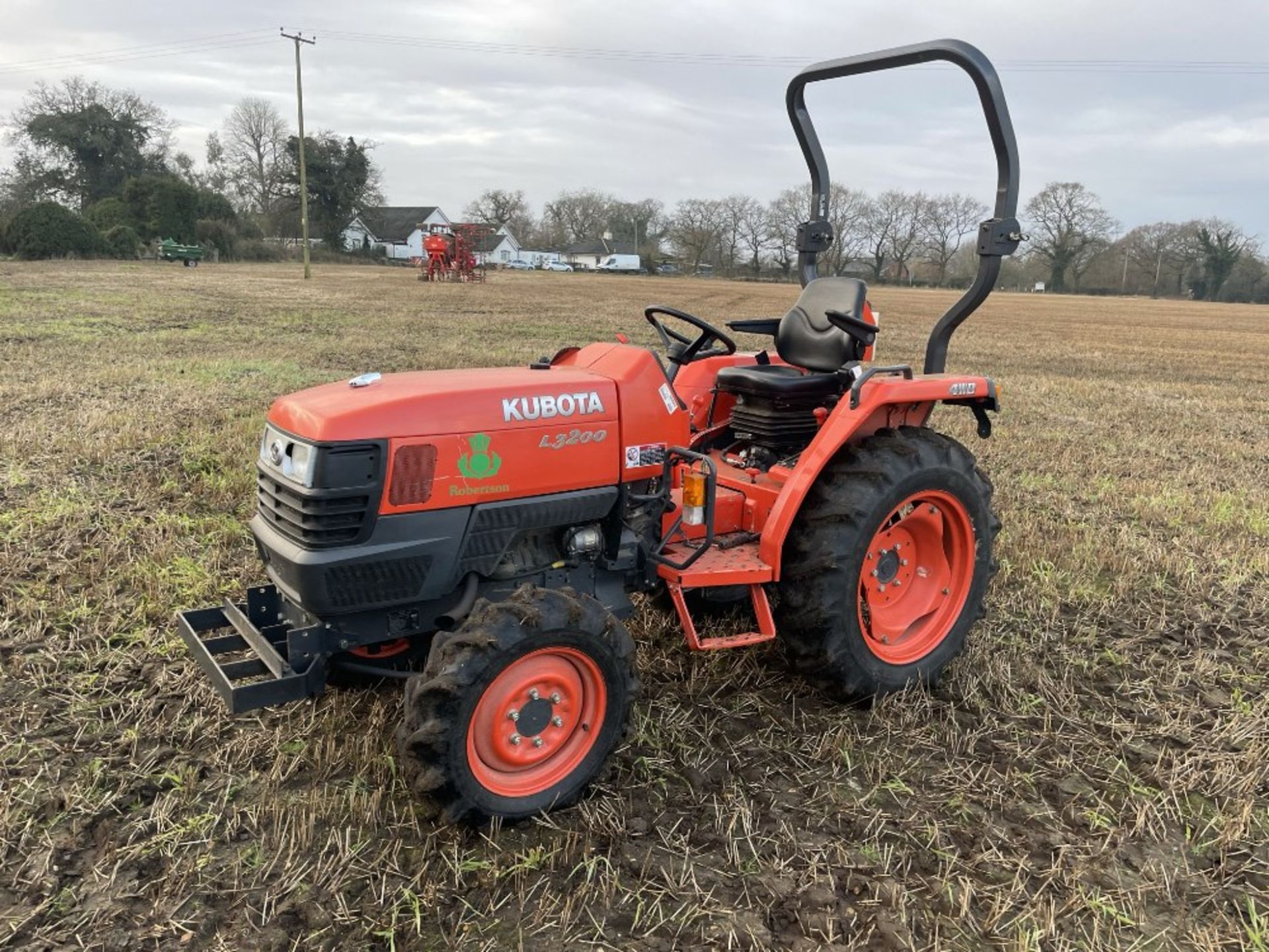 Kubota L3200 4Wd Compact Tractor - AU13 CYC - 2013 - 3 point linkage, PTO, approx. 380 hours. - Image 2 of 9