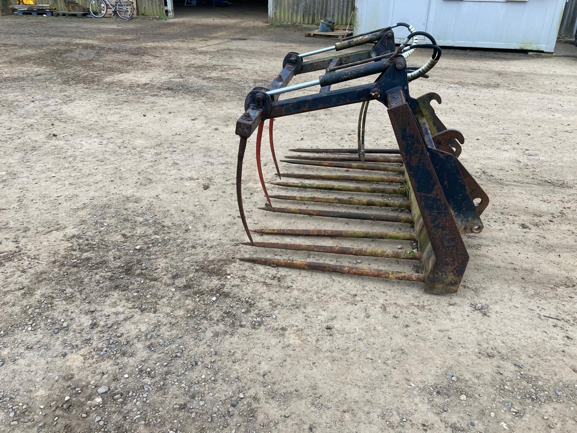 Muck Grab, 2.3m wide, hydraulic. Stored near East Bergholt, Colchester.