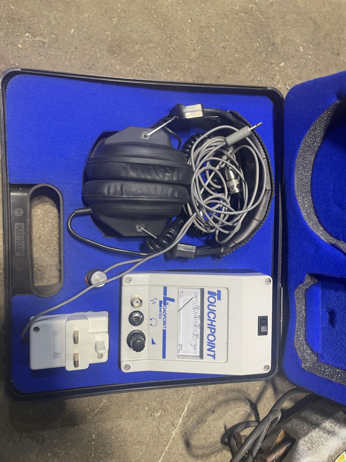 Touchpoint Headphones and monitor. Stored near Rushall, Diss. No VAT on this lot. - Bild 2 aus 2