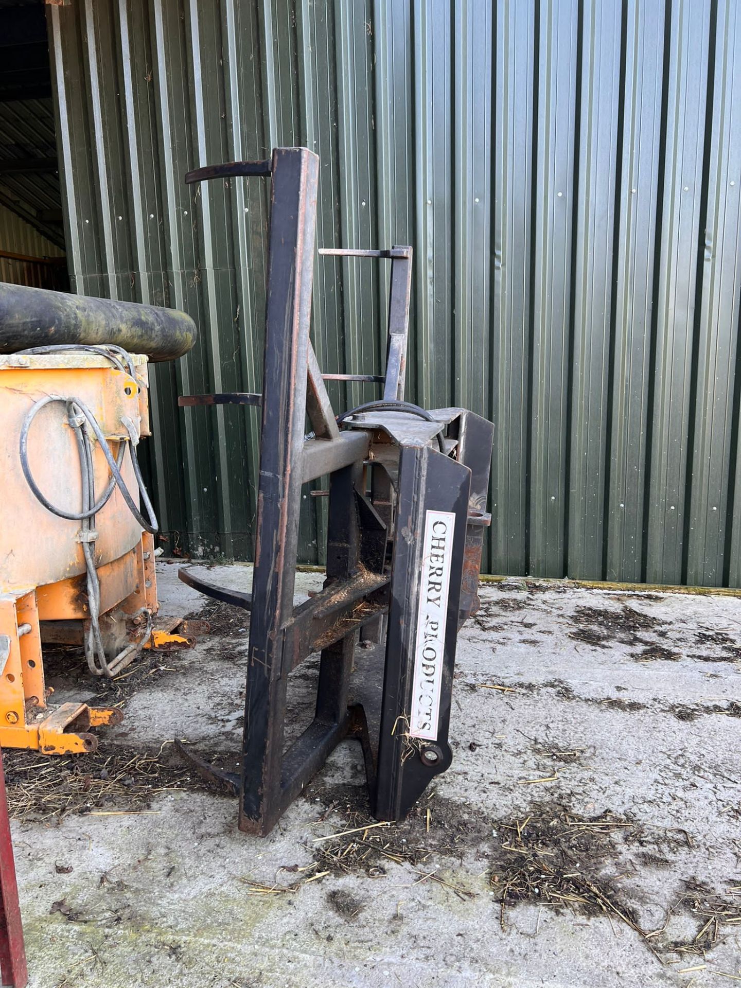 Cherry Products round bale stacker, 2 a time, pin and come brackets. - Image 4 of 5