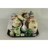 A mixed lot including a Carltonware dish, Crown Devon honey pot, Wedgwood wild strawberry vase,