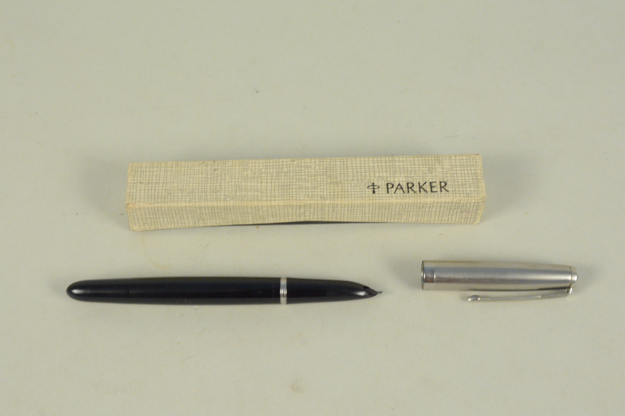 A Platignum Golden Quick Chance fountain pen, two Platignum 100's, a boxed Parker, - Image 3 of 3