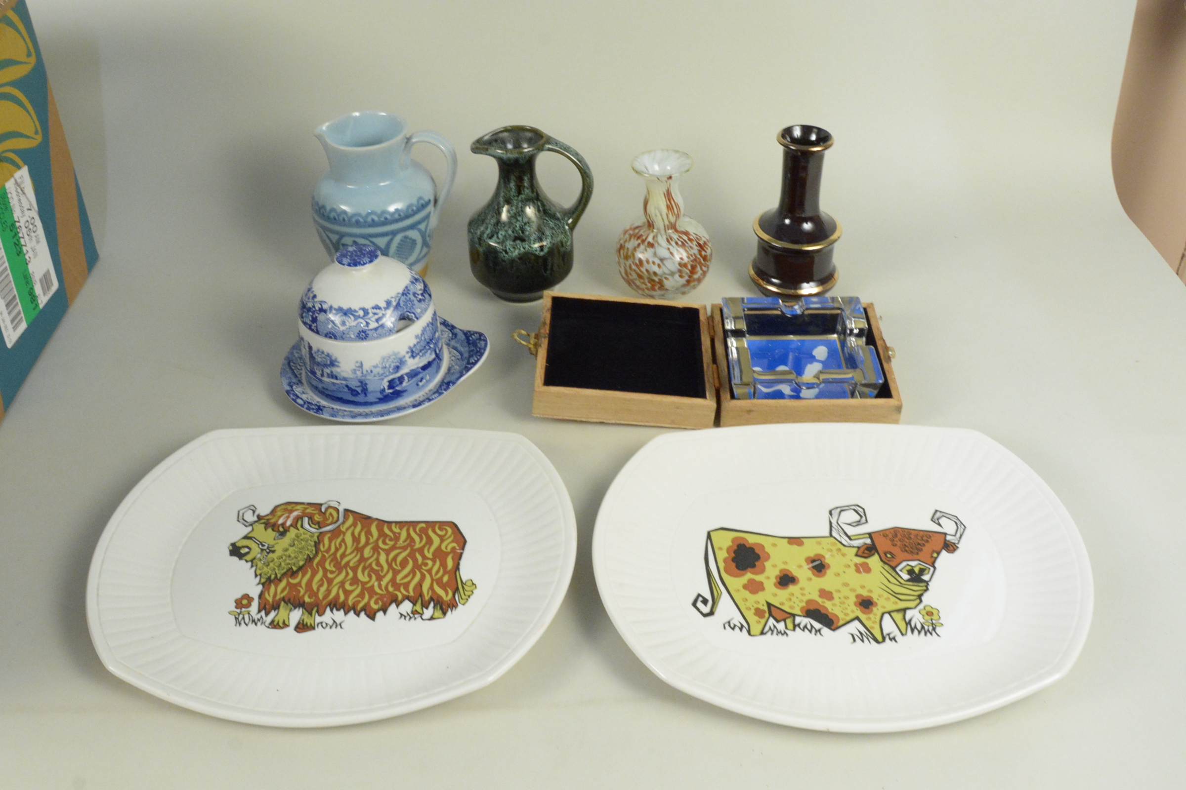 A box of mixed china including Hornsea soup bowls and plates, Portobello jug, Arthur Wood pig, - Bild 2 aus 3
