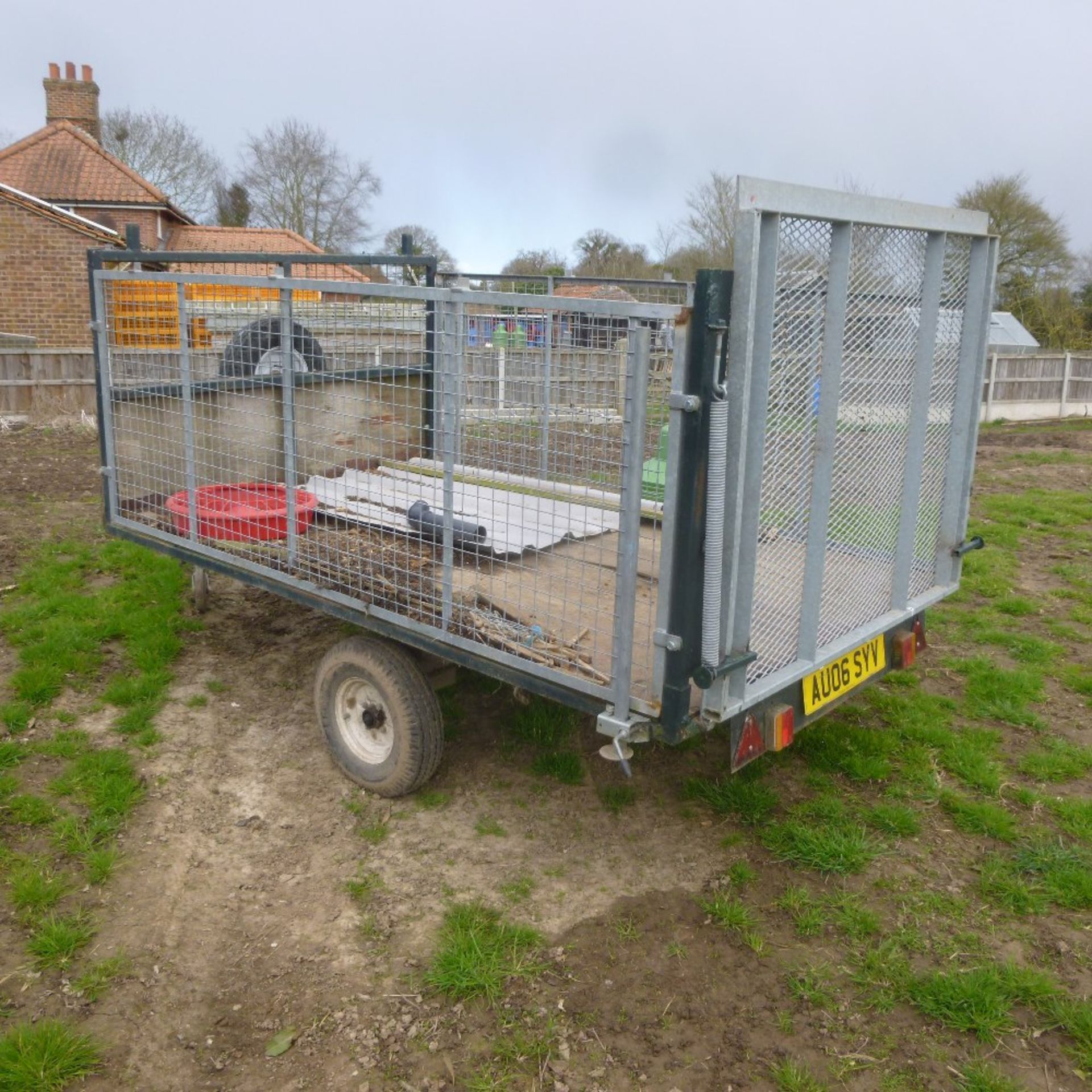 2 Wheel cage trailer 8'9" x 5'9". No VAT on this lot.