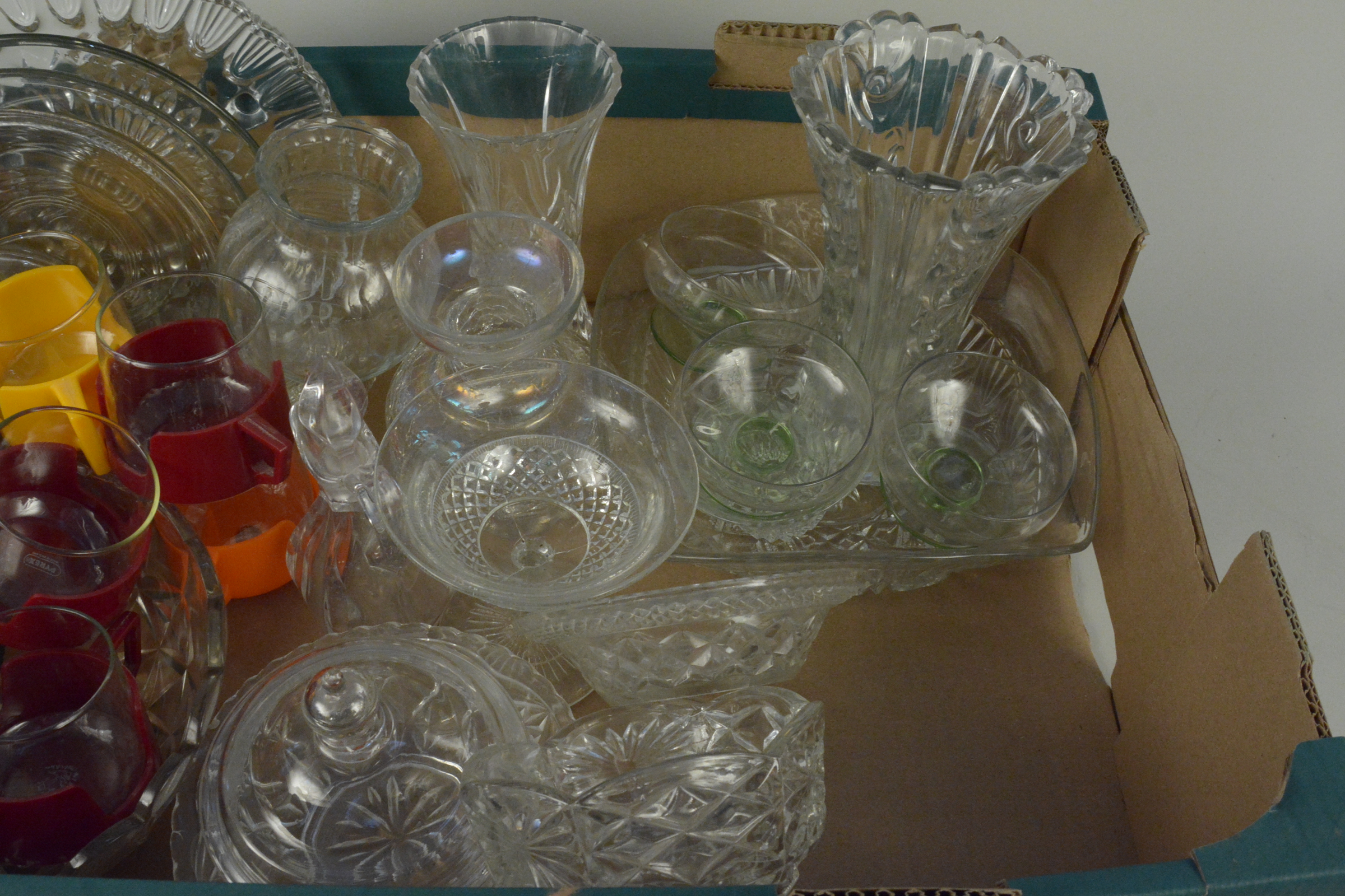 A mixed box of glassware including Pyrex coffee cups in holders - Image 2 of 3