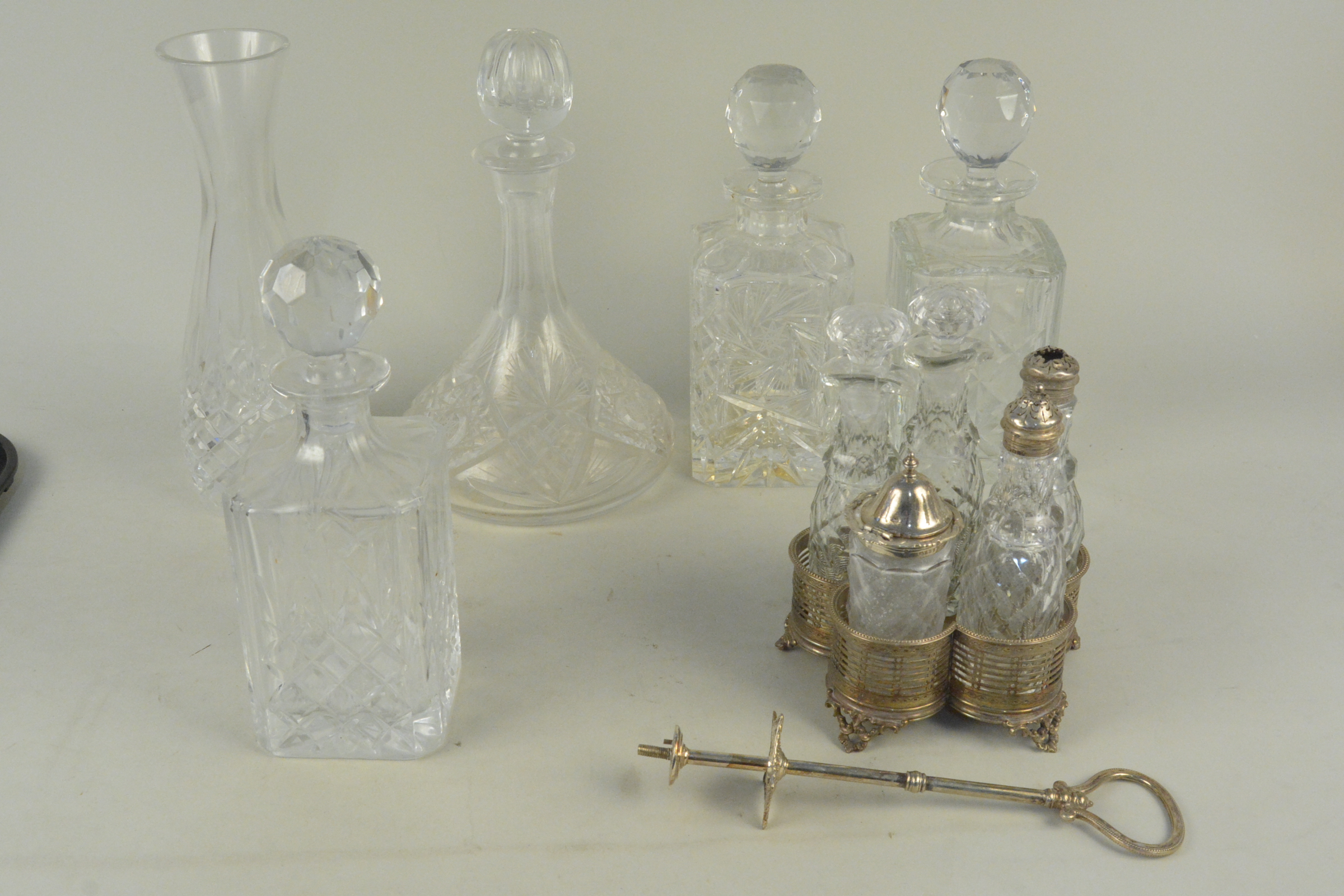 Mixed decanters,