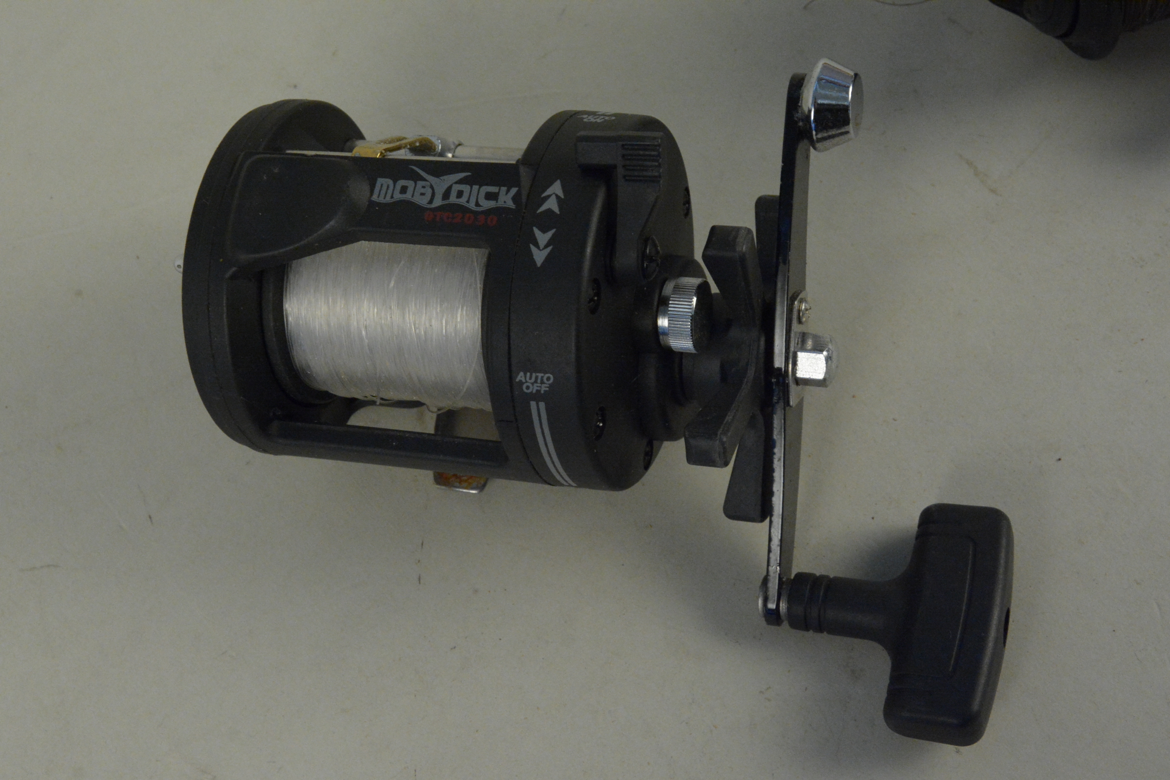 A Maver Mody Dick multiplier reel plus a Korum 6000 fixed spool reel - Image 2 of 3