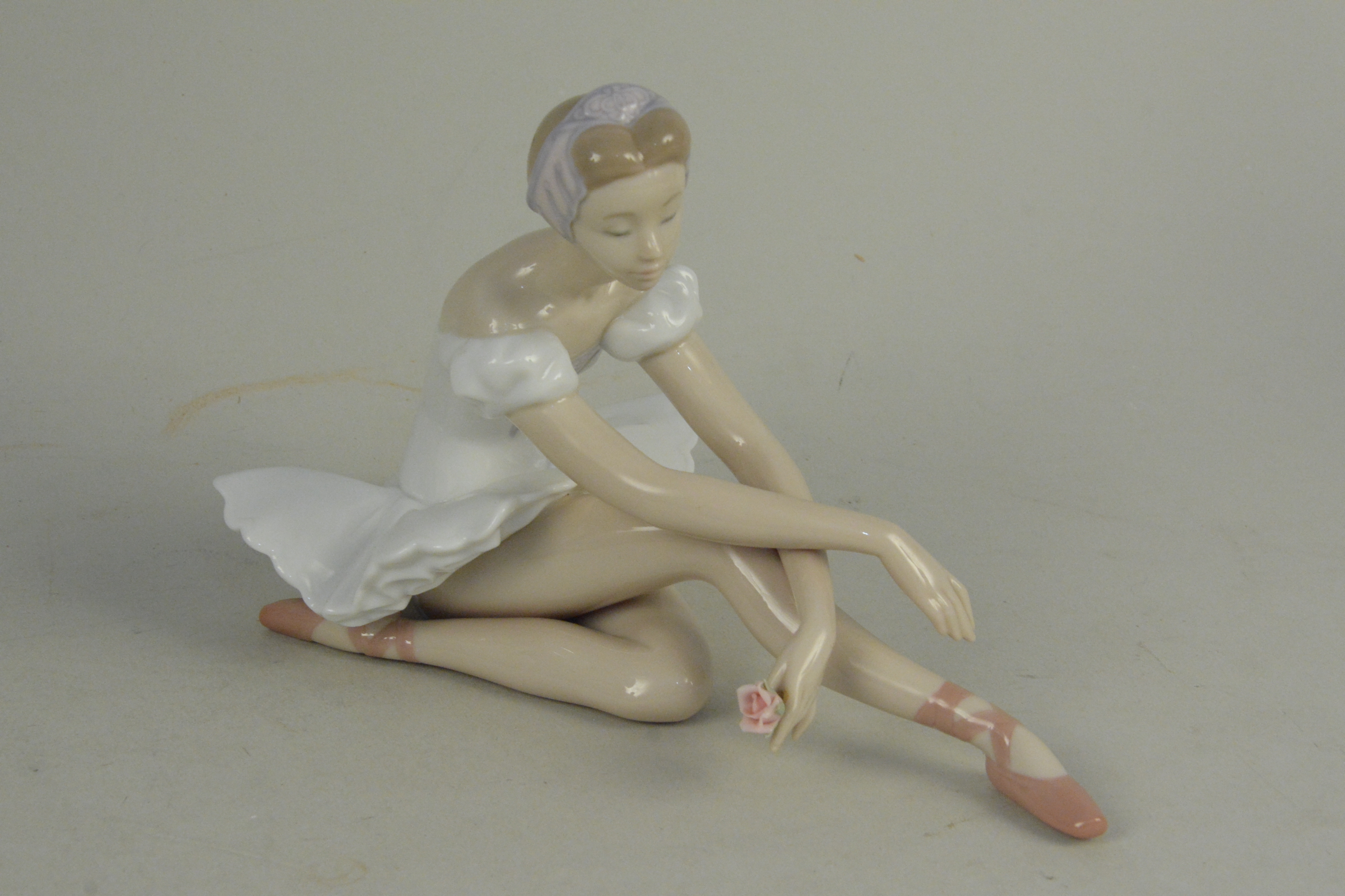 Two boxed vintage Lladro Daisa figurines of ballet dancers, circa 1990's, - Image 3 of 4