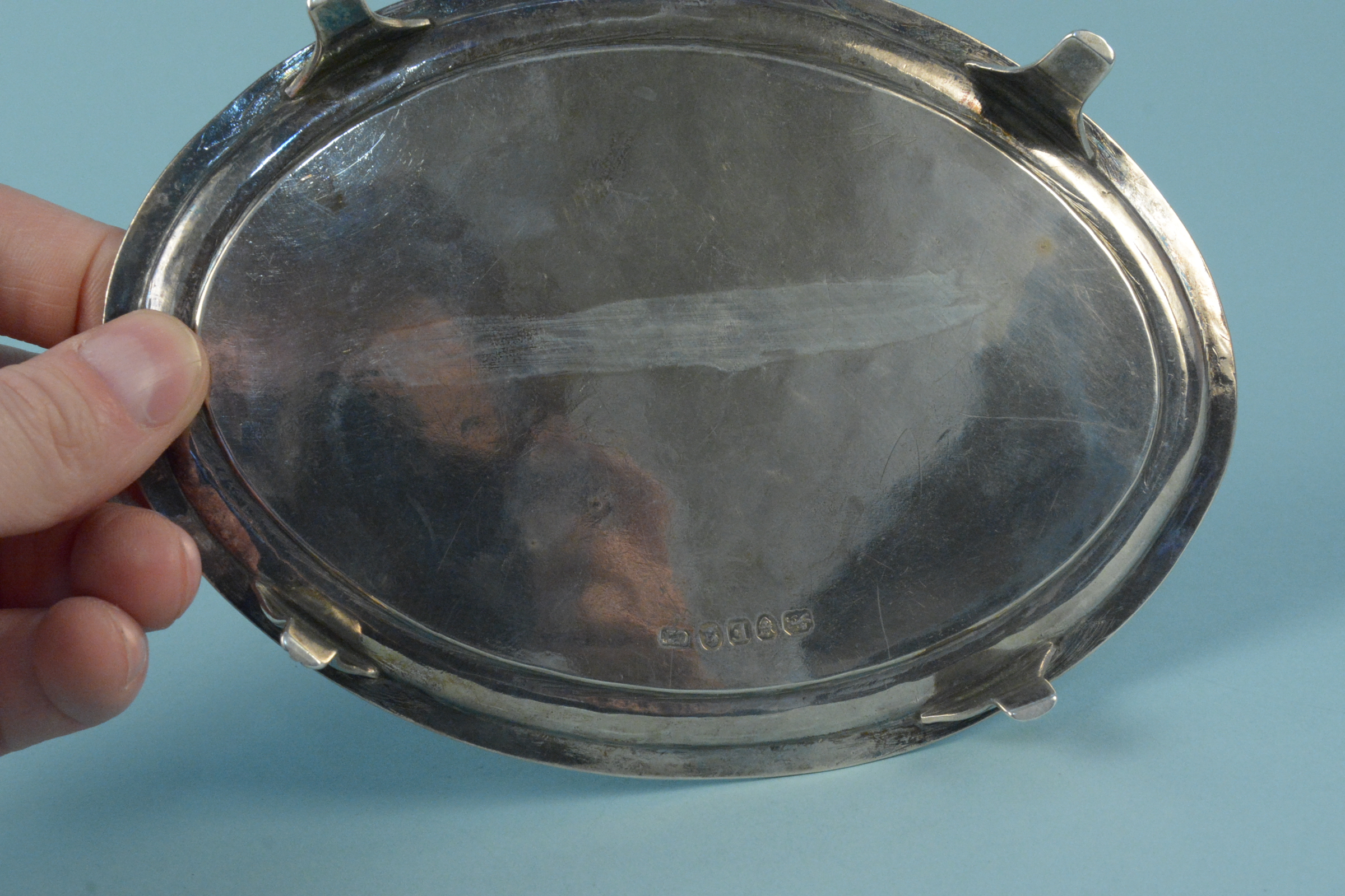 A Georgian silver teapot stand with engraved decoration, swan and crown crest to centre, - Image 3 of 3