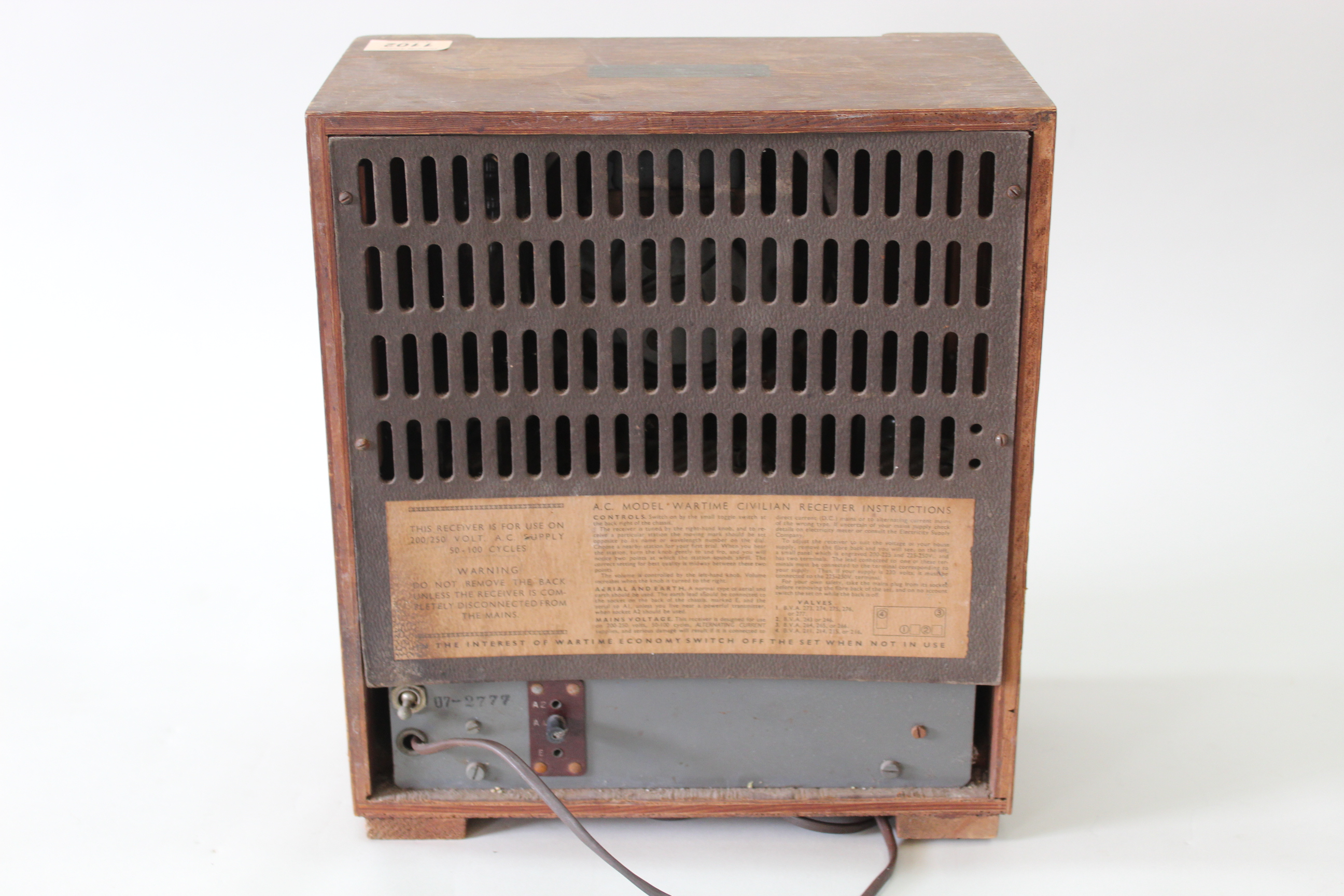 A WWII era civilian radio receiver (N.B. - Bild 3 aus 3