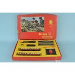A boxed Triang 00 gauge train set (R3B), contents appear complete (box with wear)