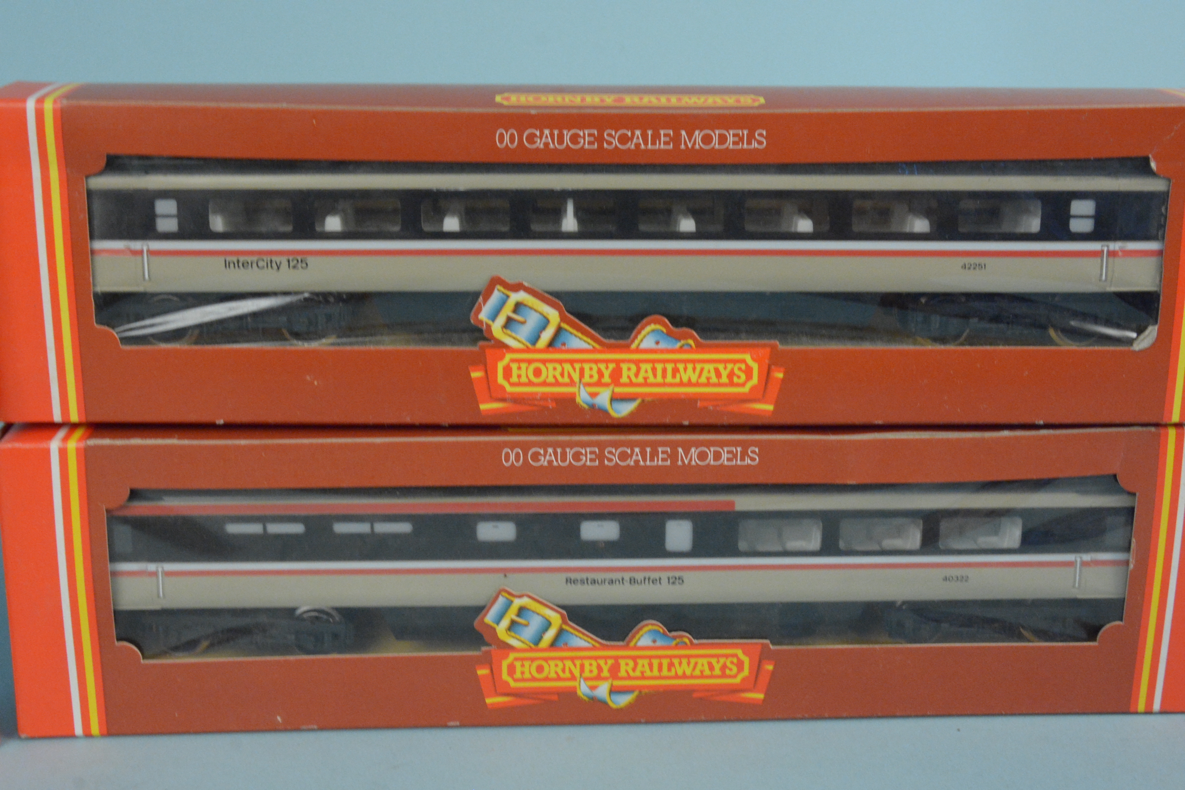 Five boxed Hornby coaches and buffet car - Bild 2 aus 3