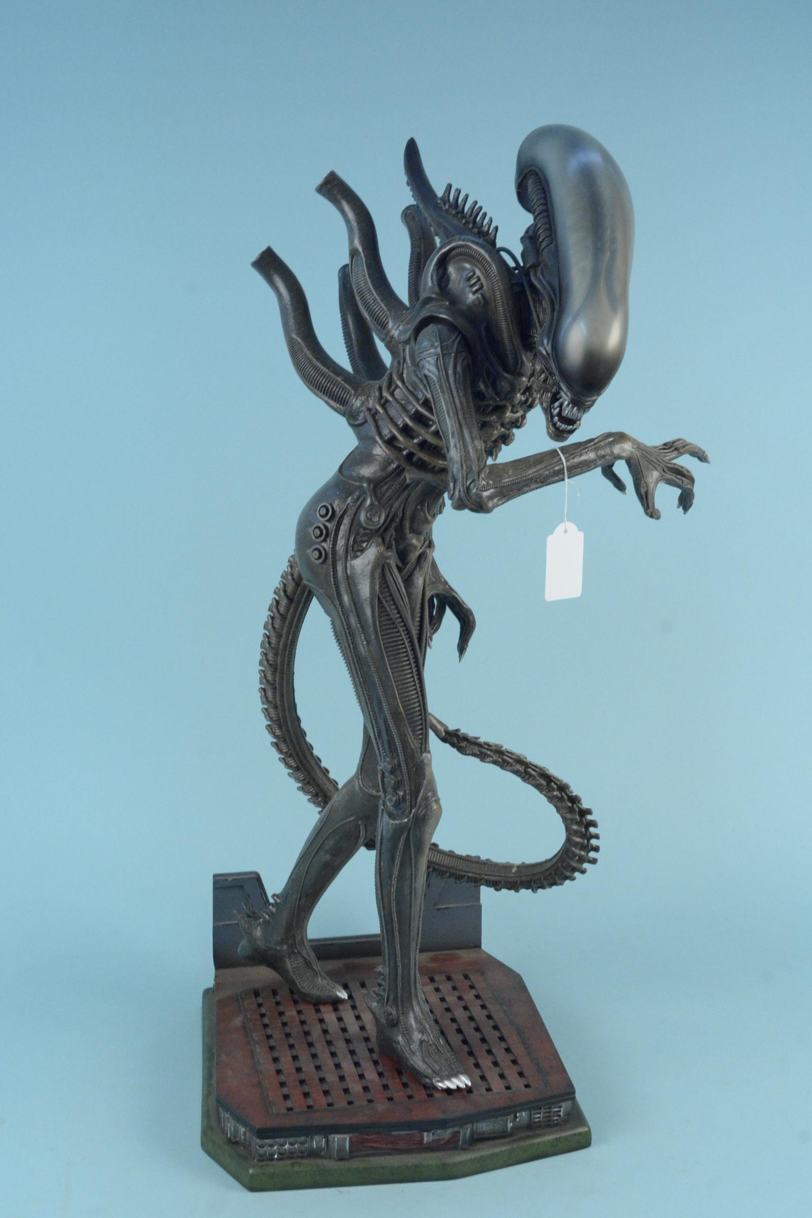 A boxed limited edition 'Big Chap' Maquette alien figure Sideshow Collectables, 1:4 scale,