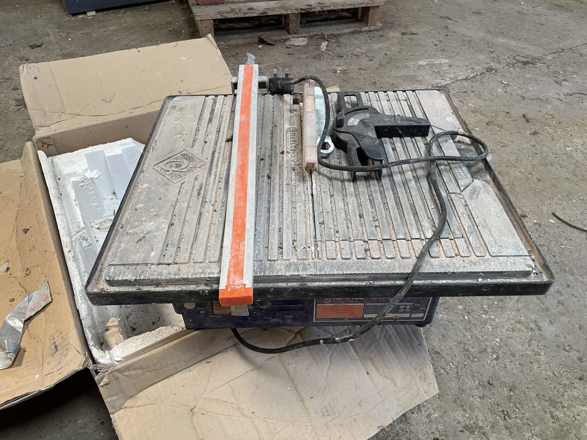 Vitrex Versatile Power Pro 750 Tile Cutter 240V