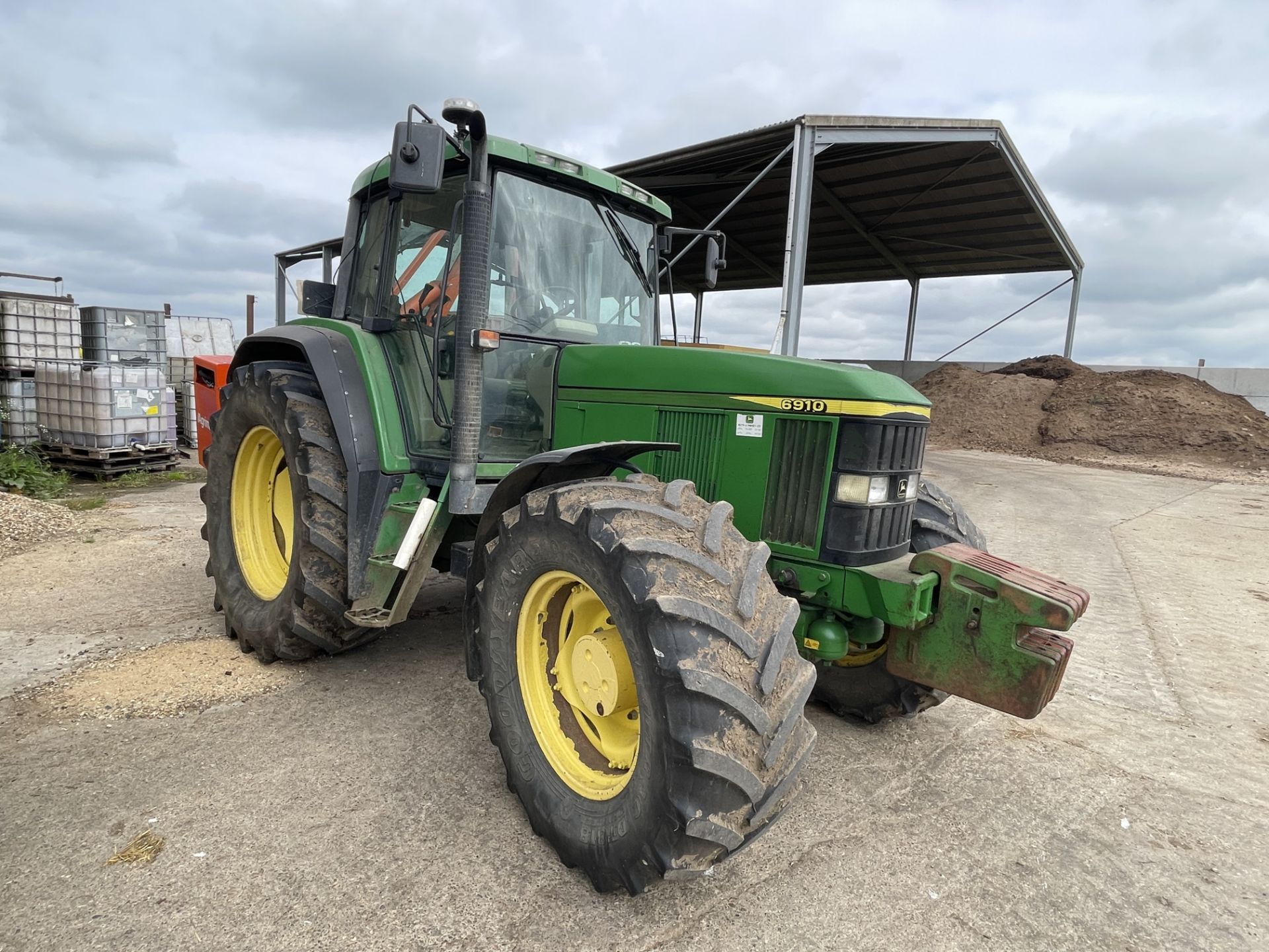 2001 John Deere 6910 4wd Tractor, approx 12,286 hours, Reg No. - Image 6 of 10