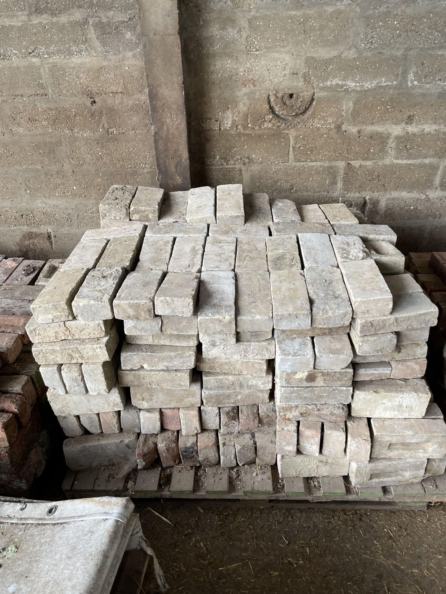 Quantity of White Bricks