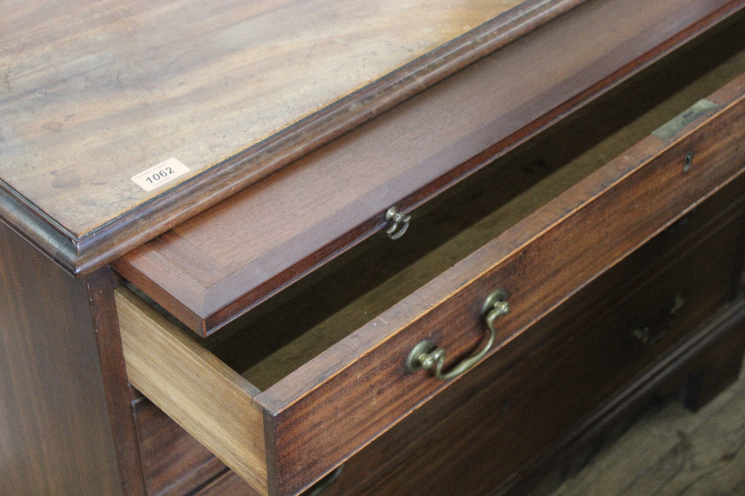 A good quality George III mahogany slide chest of drawers, approx. - Image 3 of 3