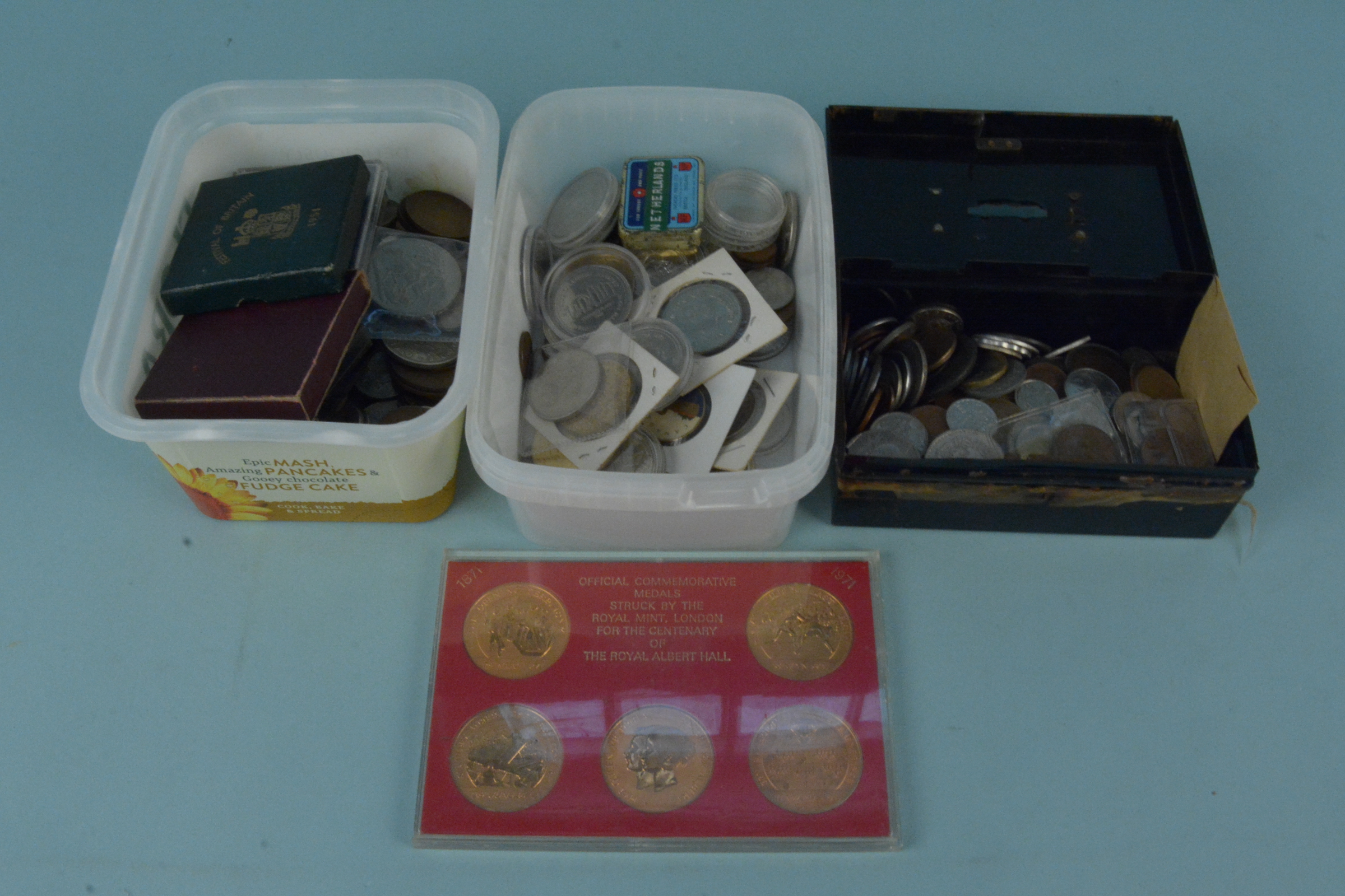 Mixed world and British coins in folders and loose with a lockable cash tin - Image 3 of 3