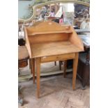 A late 19th Century pine one drawer washstand