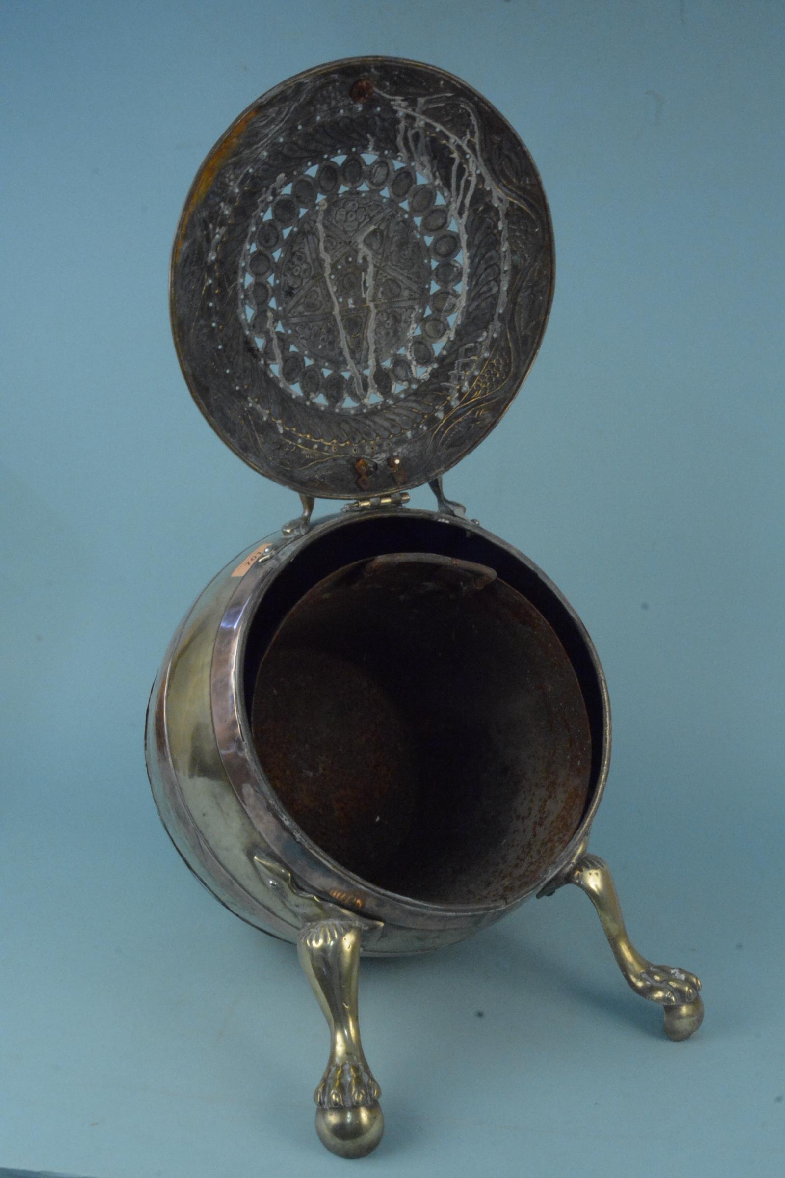 A heavy 19th Century brass and copper bound barrel shaped coal box with decorative pierced and - Image 3 of 3