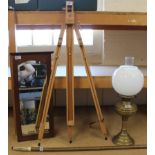A mixed lot comprising of a Winsor & Newton artists easel, a small mirror,