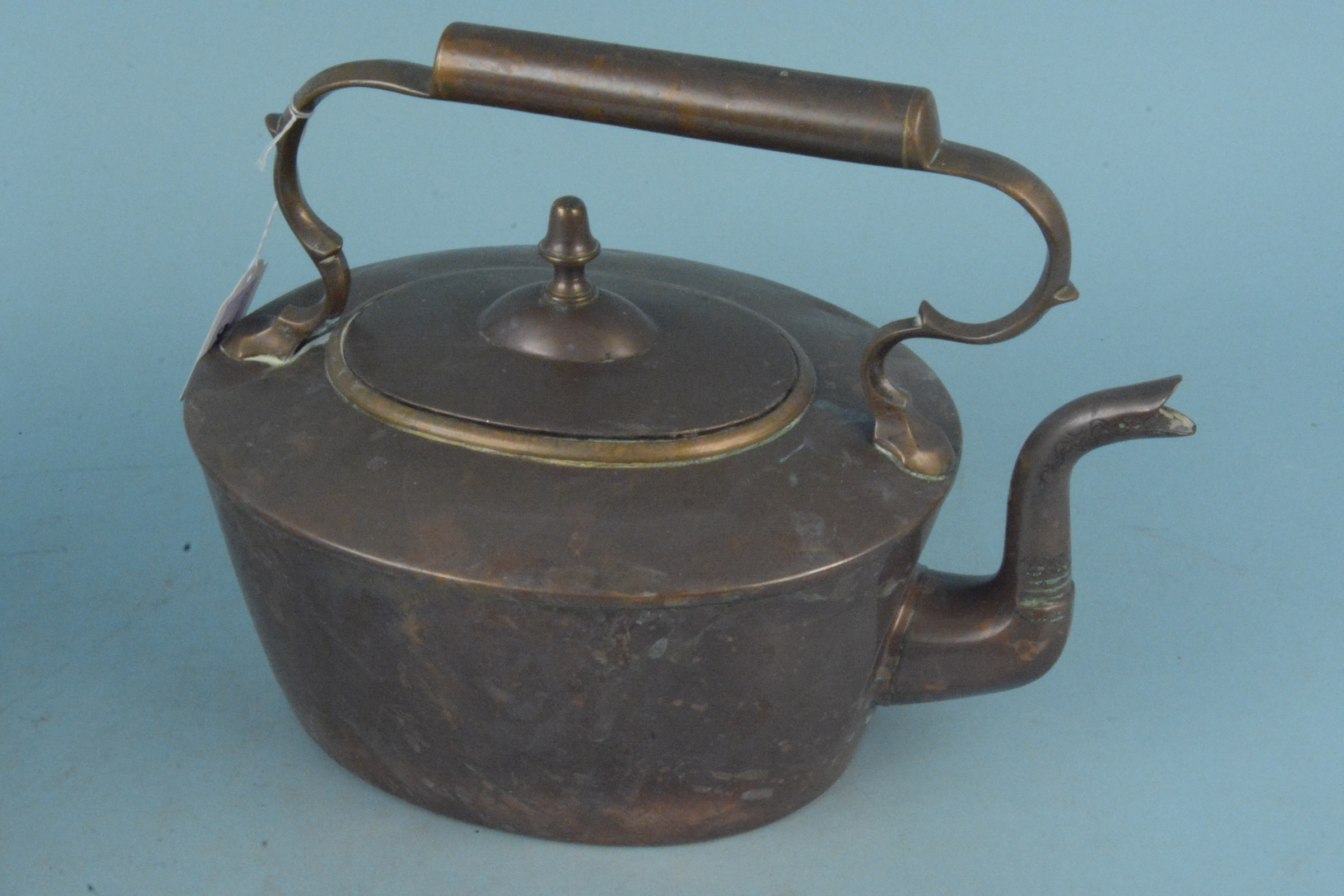 An antique seamed copper kettle together with its swing handle fireside stand - Image 2 of 3