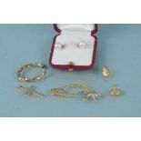 A quantity of 9ct gold jewellery,