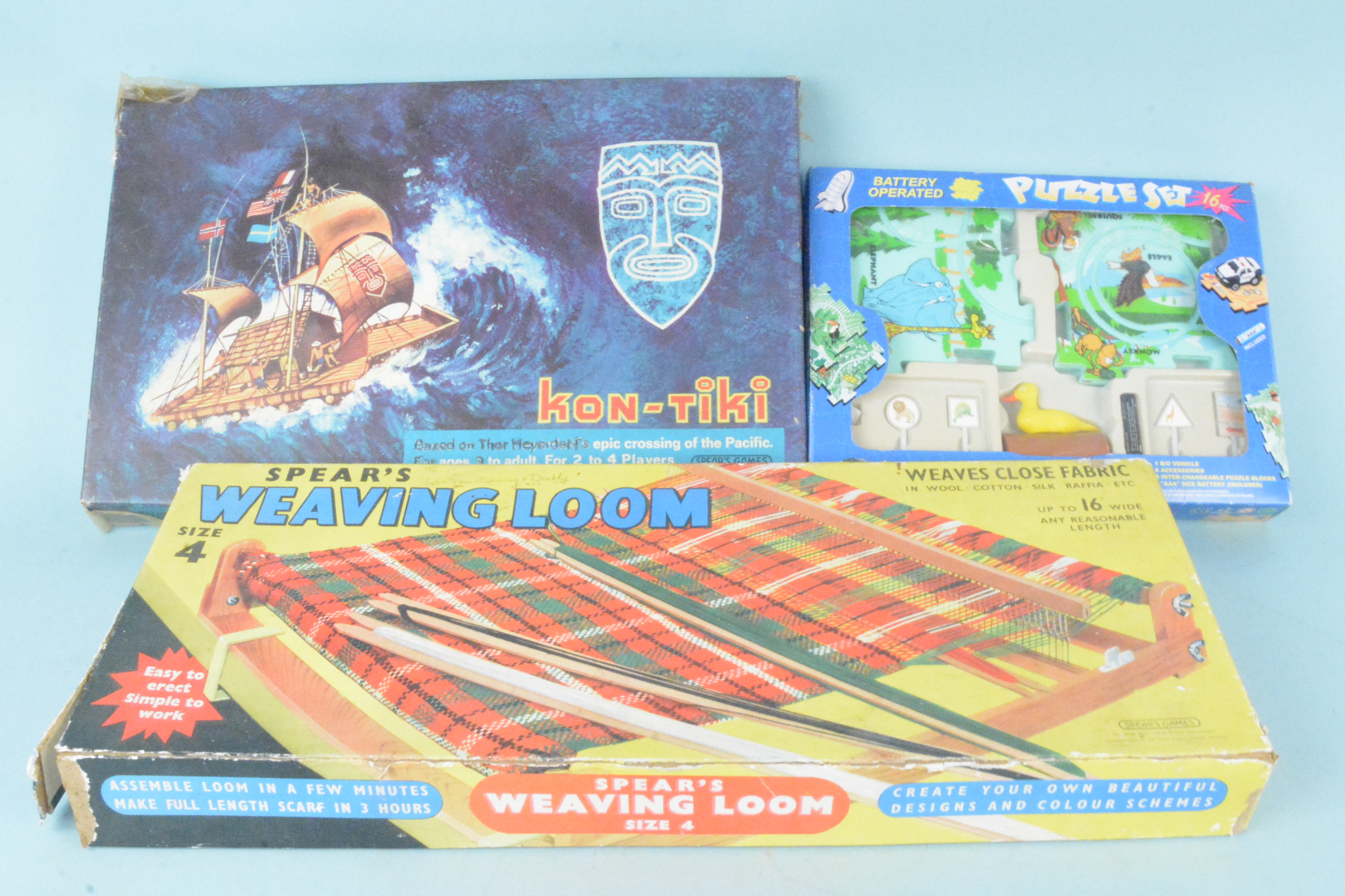 A vintage boxed 'Spears Weaving Loom Size 4',