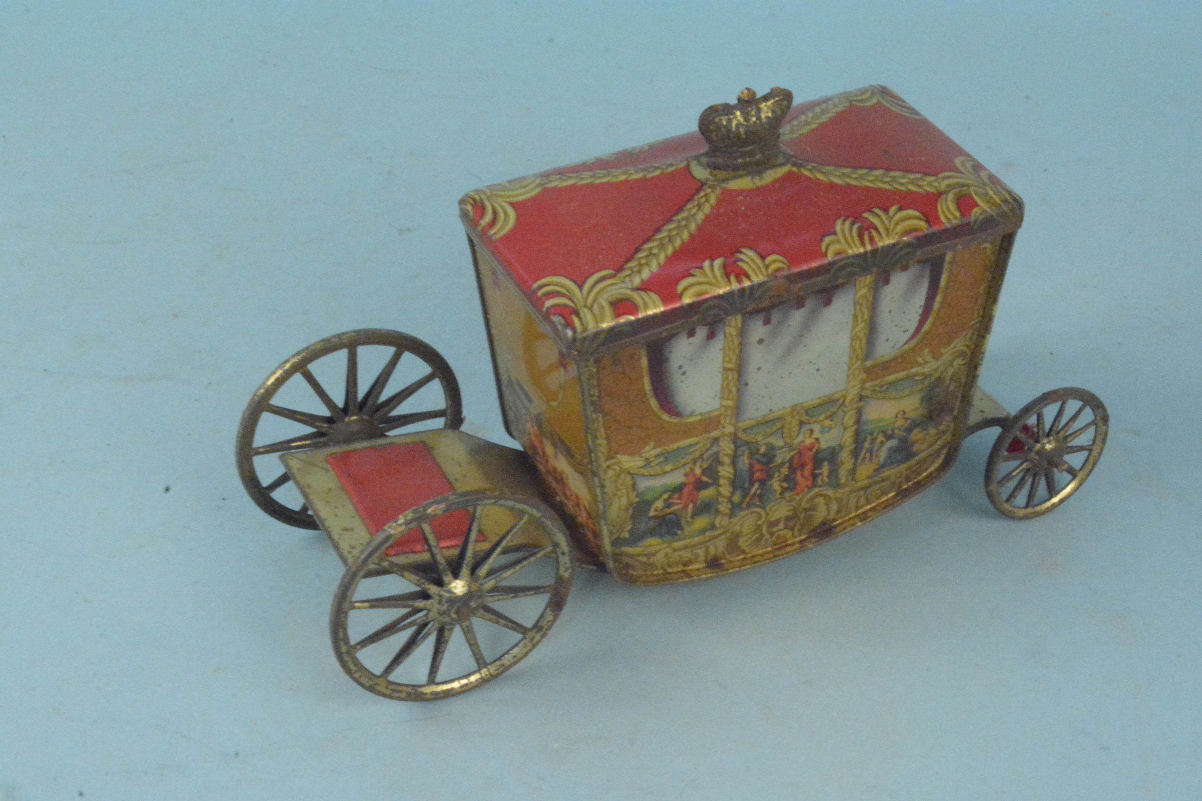 W & R Jacbo & Co tin plate 1936 Coronation coach biscuit barrel, approx 23cm long, - Image 2 of 3
