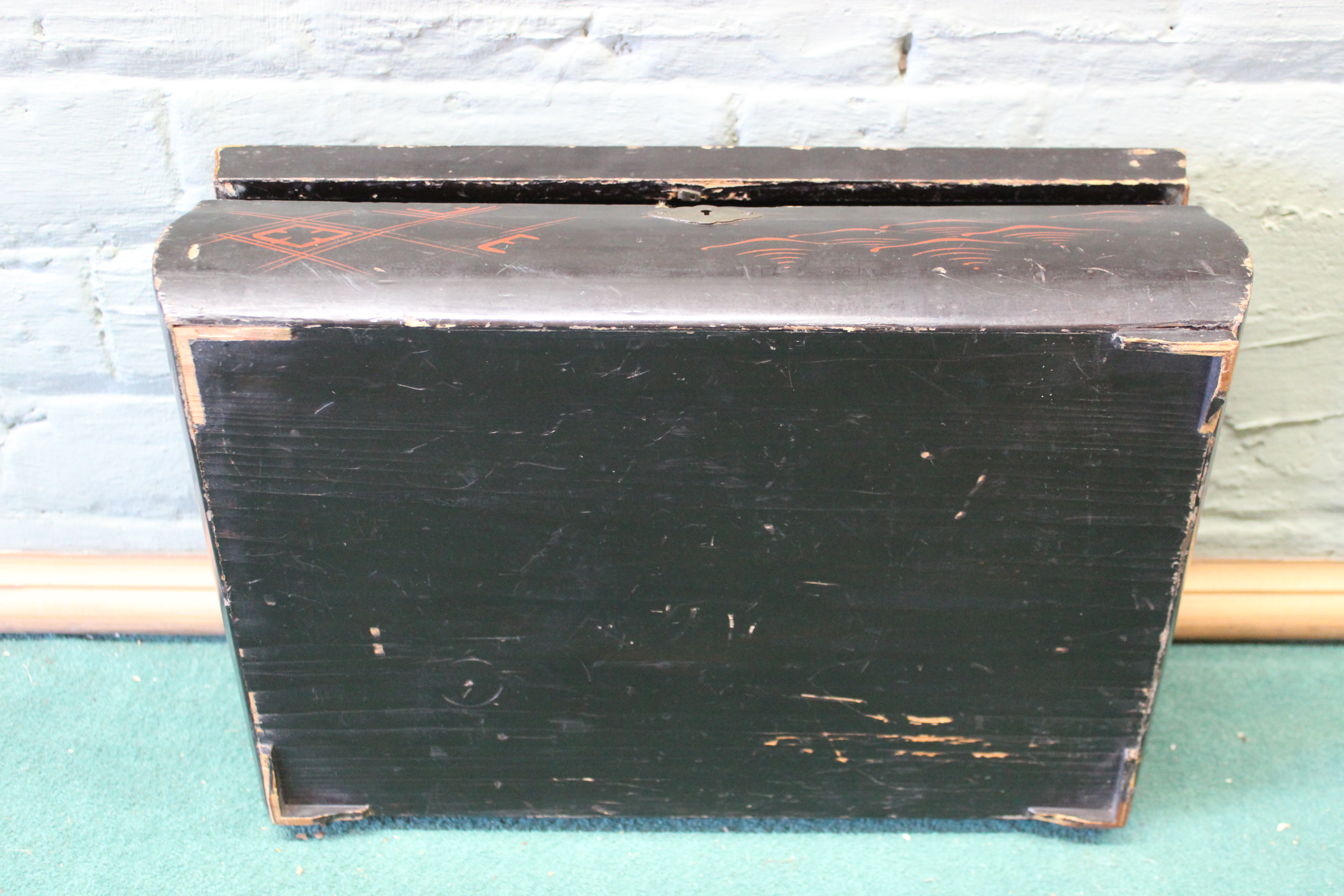 A 19th Century Japanese export lacquer box - Image 3 of 3