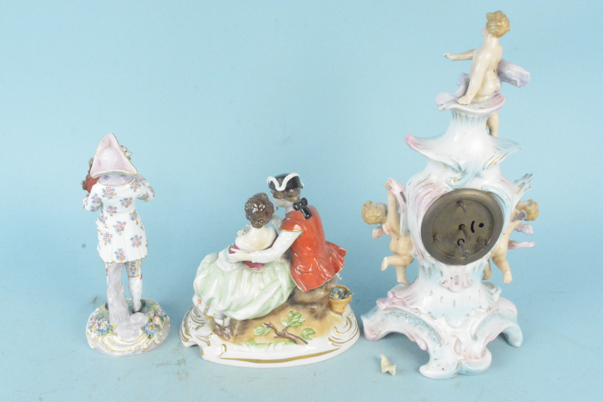 A continental porcelain cherub decorated mantel clock (as found to one cherub), - Image 2 of 4