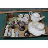 A mixed lot of items including Royal commemorative mugs, Gt Yarmouth pottery porcelain figures,