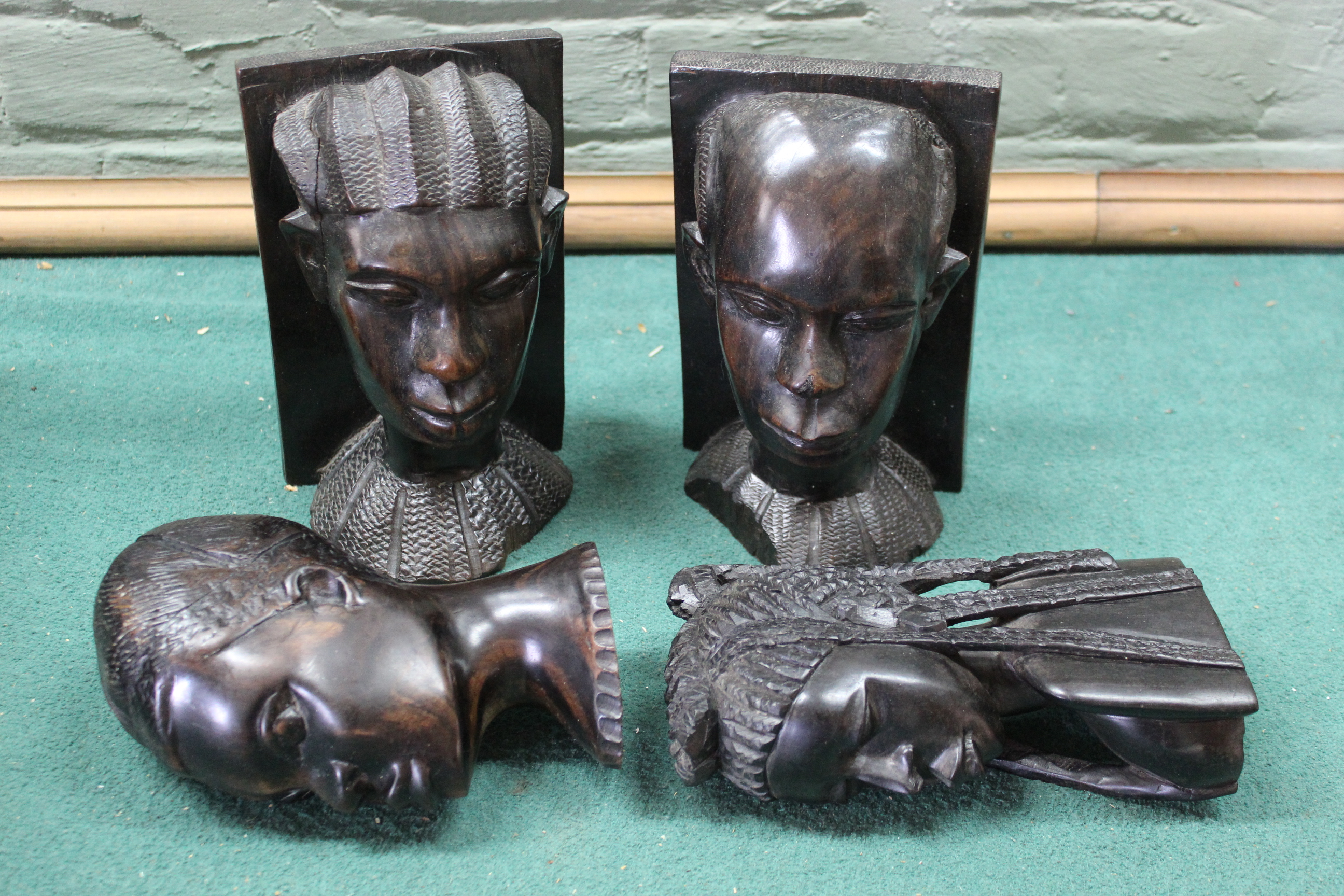 A large box of mixed tribal carved wooden heads and figures including a pair of bookends - Image 2 of 3