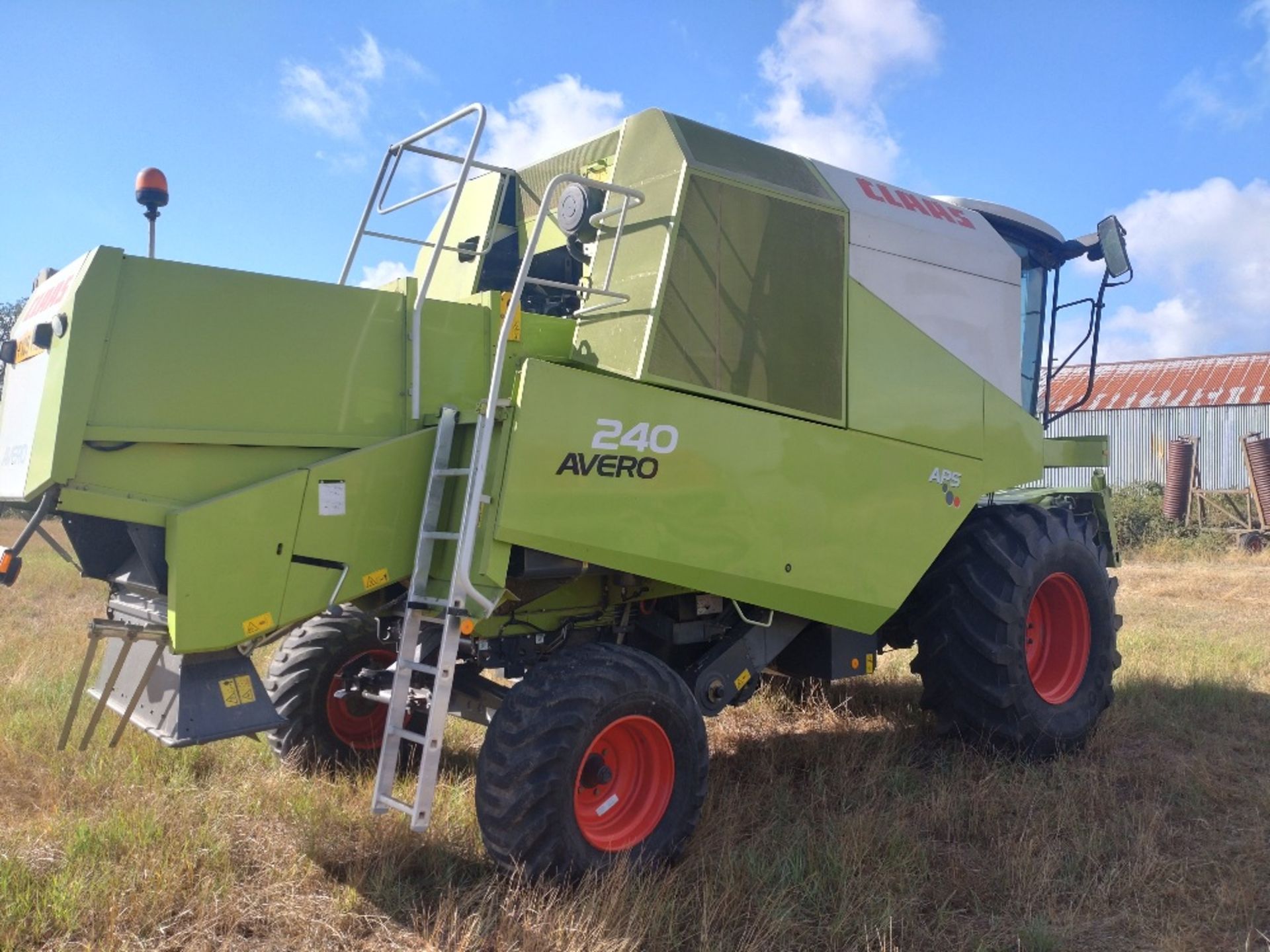 2009 Claas Avero 240 Combine with C490 Header, Reg: FX09 KUO, s/n 45100021,Ceres 800i Monitor, - Image 2 of 11