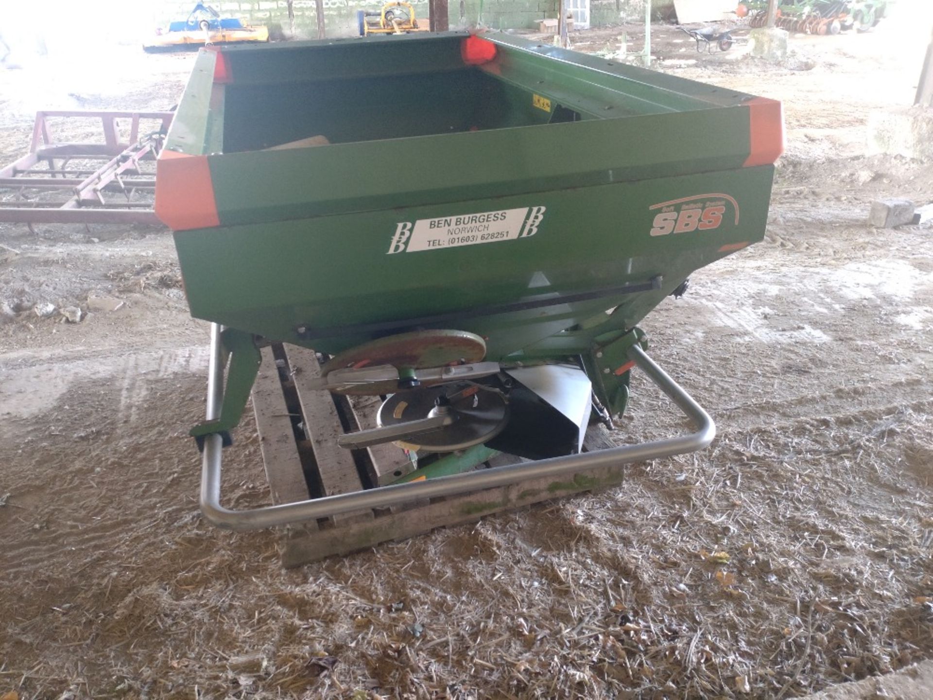 2007 Amazone ZA-M 1200 twin disc 24m fertiliser spreader c/w S500 hopper extension s/n ZAM 0046632 - Image 2 of 4