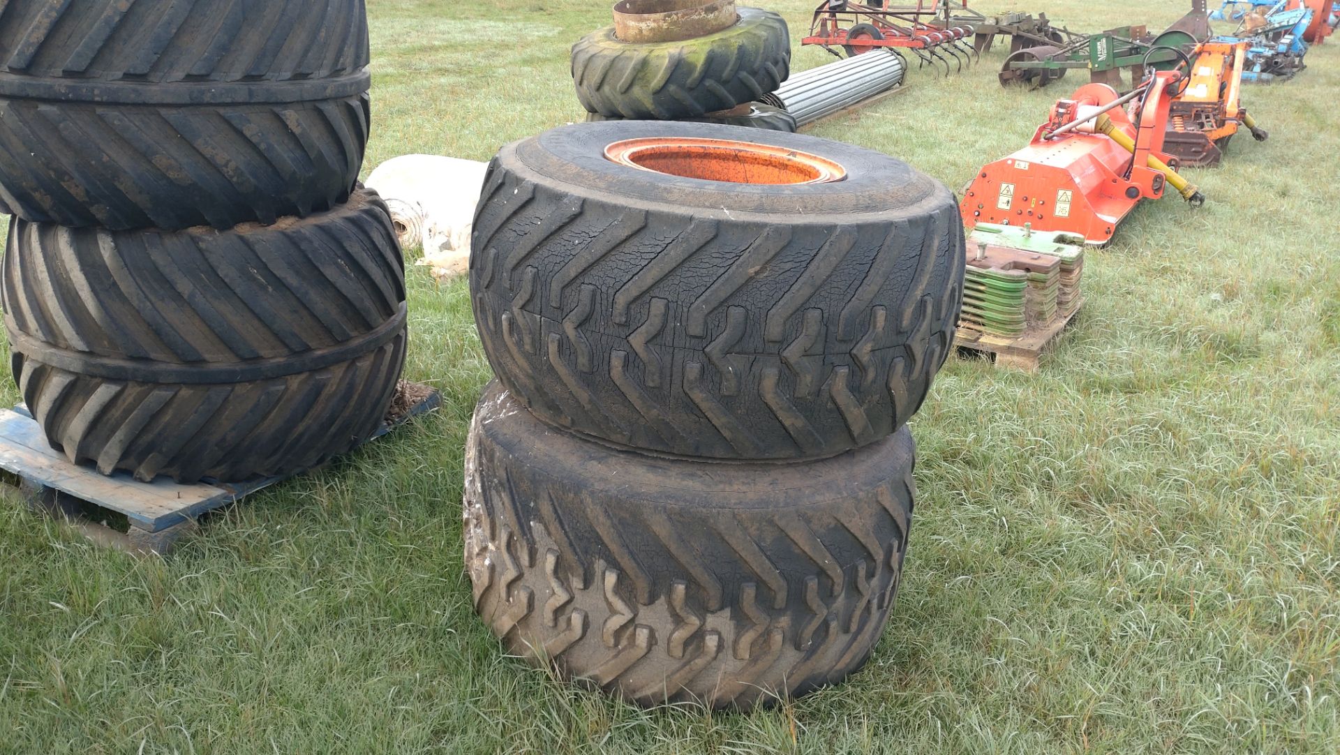 2 x Terra tyres 48 x 25.