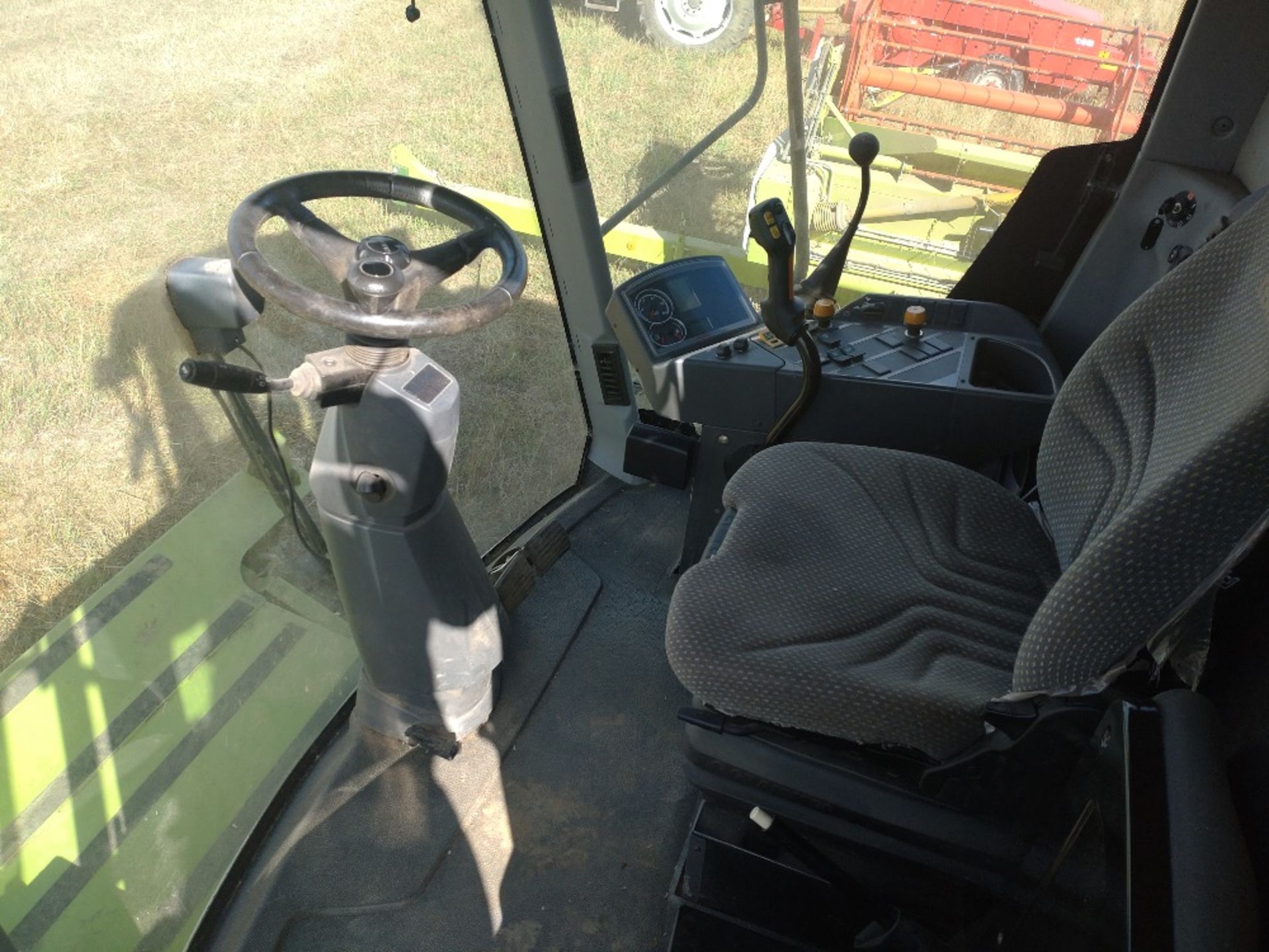 2009 Claas Avero 240 Combine with C490 Header, Reg: FX09 KUO, s/n 45100021,Ceres 800i Monitor, - Image 8 of 11